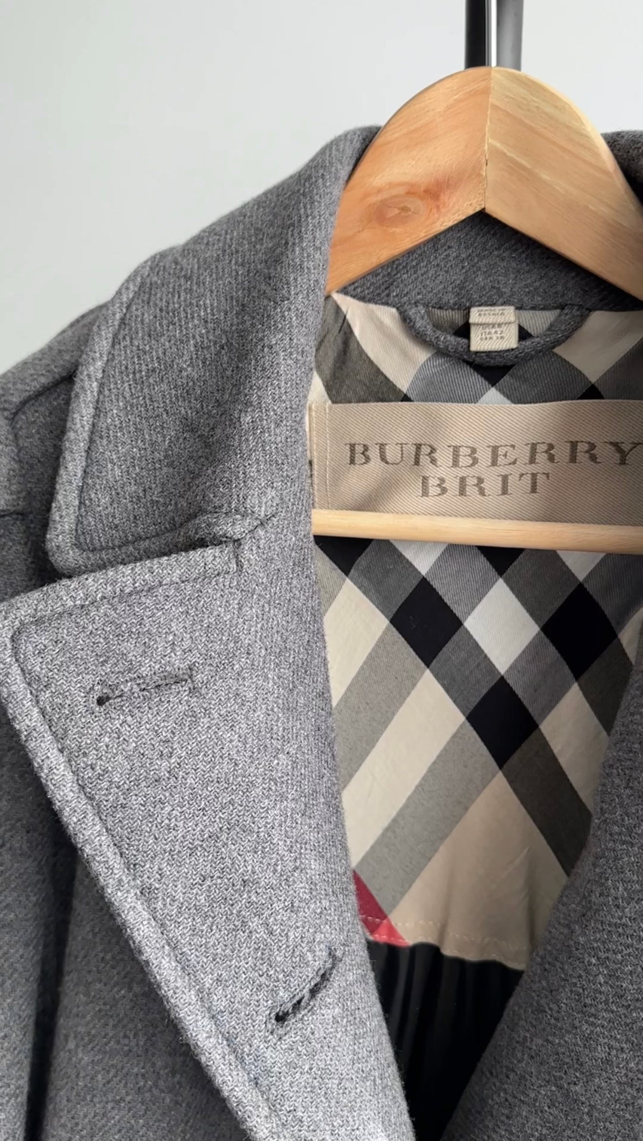 Burberry Brit Grey Wool Double Row Button Coat - Size IT42 / US 6 - Classic Trench Coat for Women, Perfect for Office Wear and Formal Occasions
