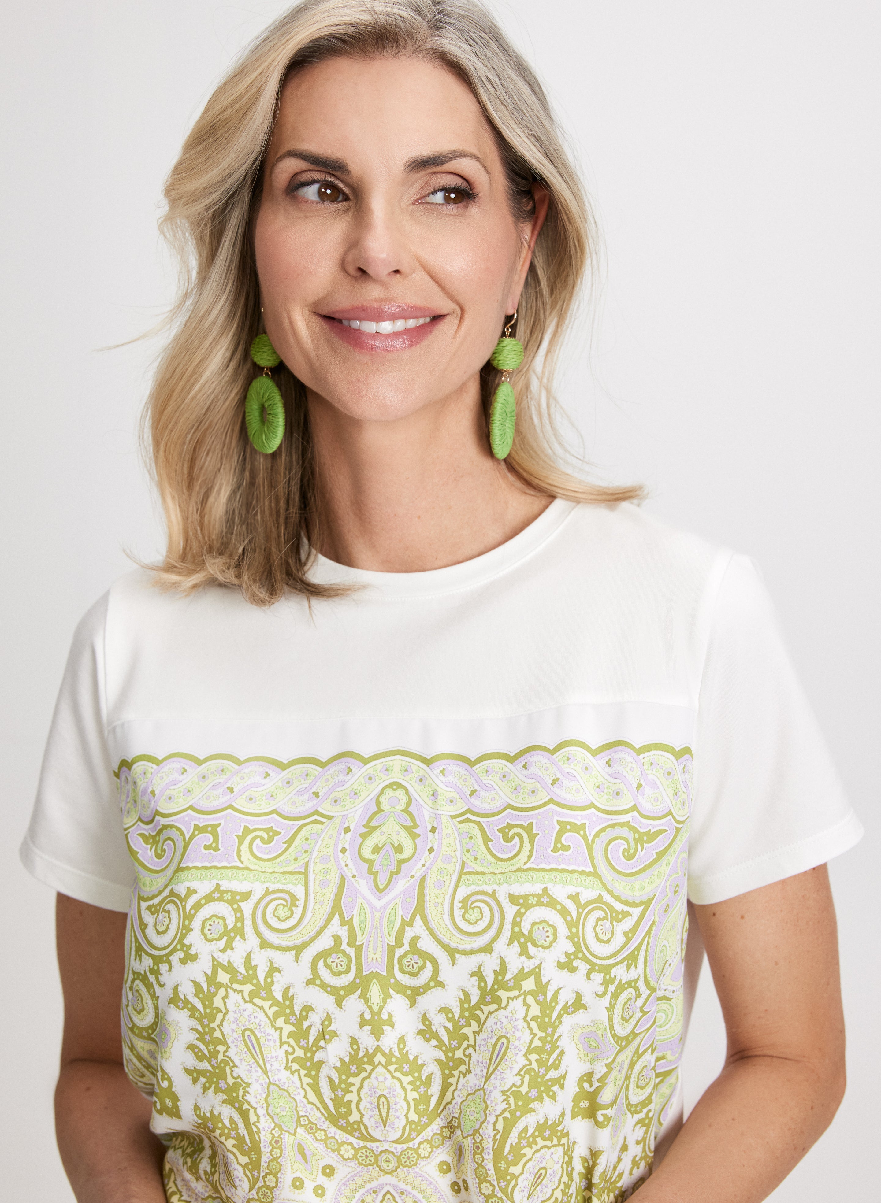 Abstract Print T-Shirt for Men & Women | Trendy Graphic Tee for Casual Wear, Street Style & Everyday Outfits