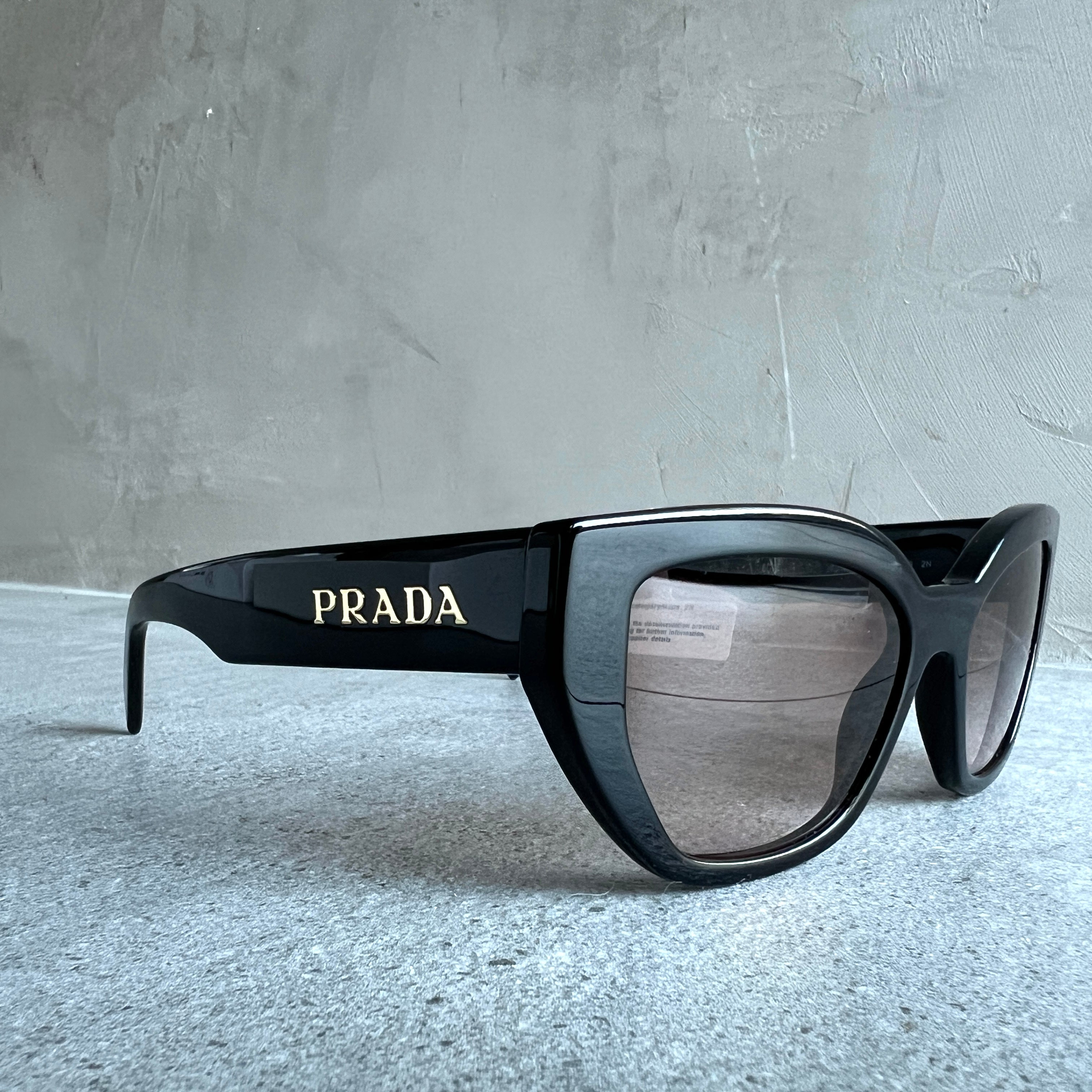 PRADA PRA09S Butterfly Sunglasses for Women - Black/Gradient Brown Polarized UV Protection - Fashion Luxury Sunglasses for Beach, Driving & Outdoor Activities