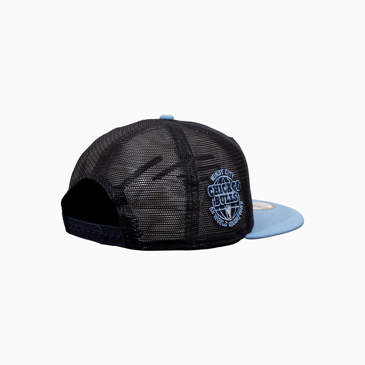 Chicago Bulls 6X NBA World Champions Snapback Trucker Hat - Official 9Fifty Adjustable Cap for Men & Women - Perfect for Basketball Games, Sports Events & Streetwear Fashion