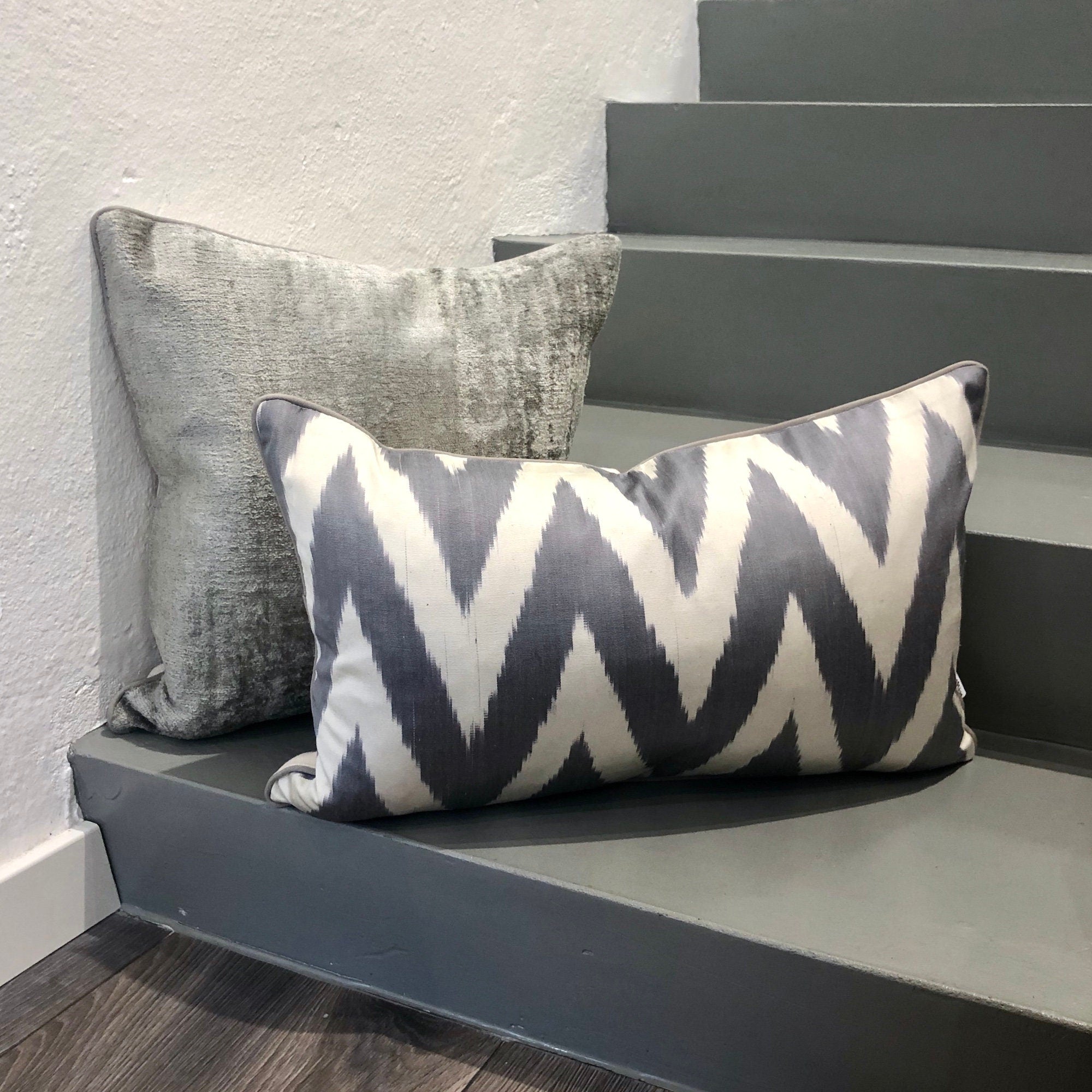 Luxury Silk Ikat Cushion Cover - Handmade Zigzag Grey Pillow Case for Sofa & Bed - Boho Home Decor & Living Room Accent