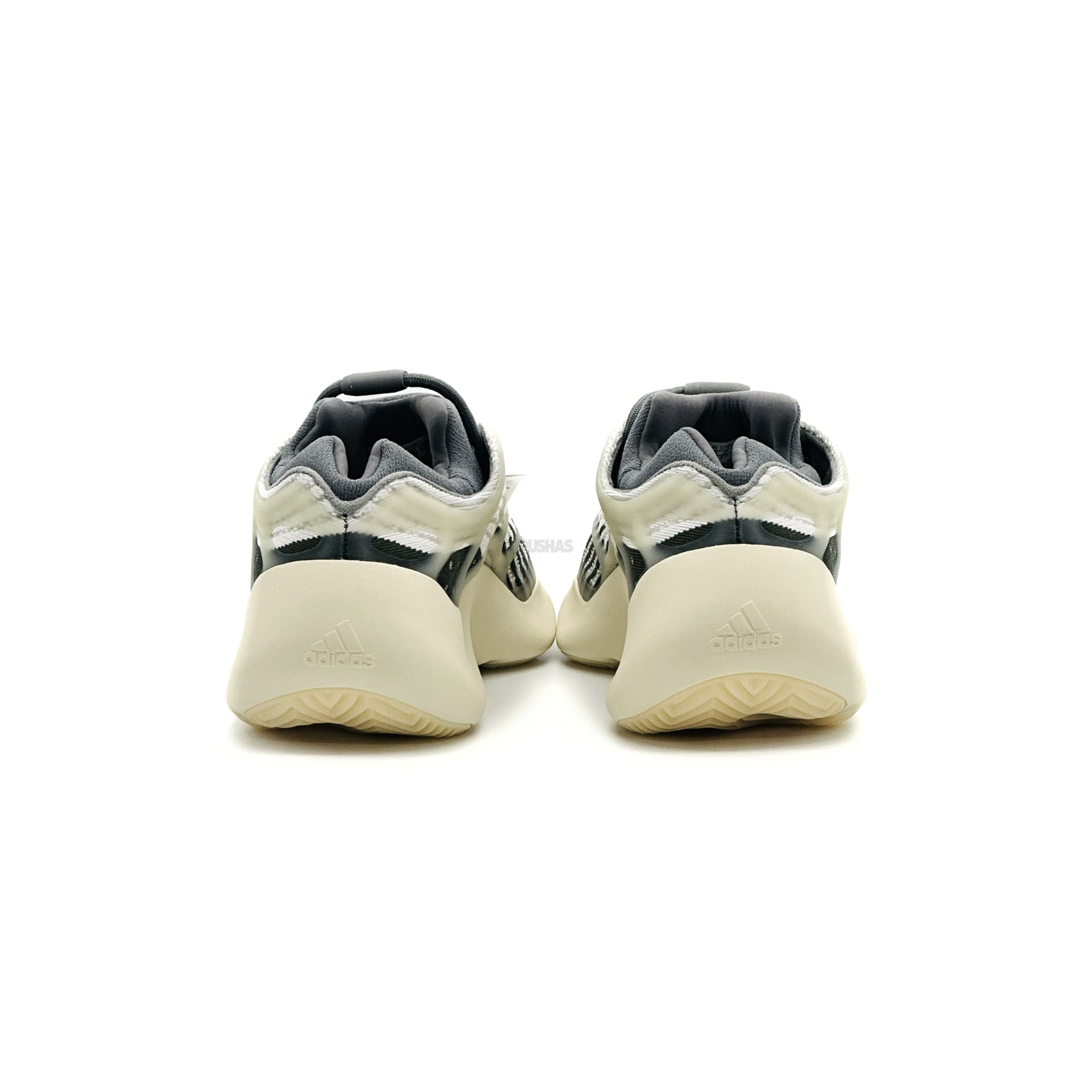 Adidas Yeezy 700 V3 'Fade Salt' Sneakers (2022) - Men's Running Shoes for Casual Wear & Street Style Fashion