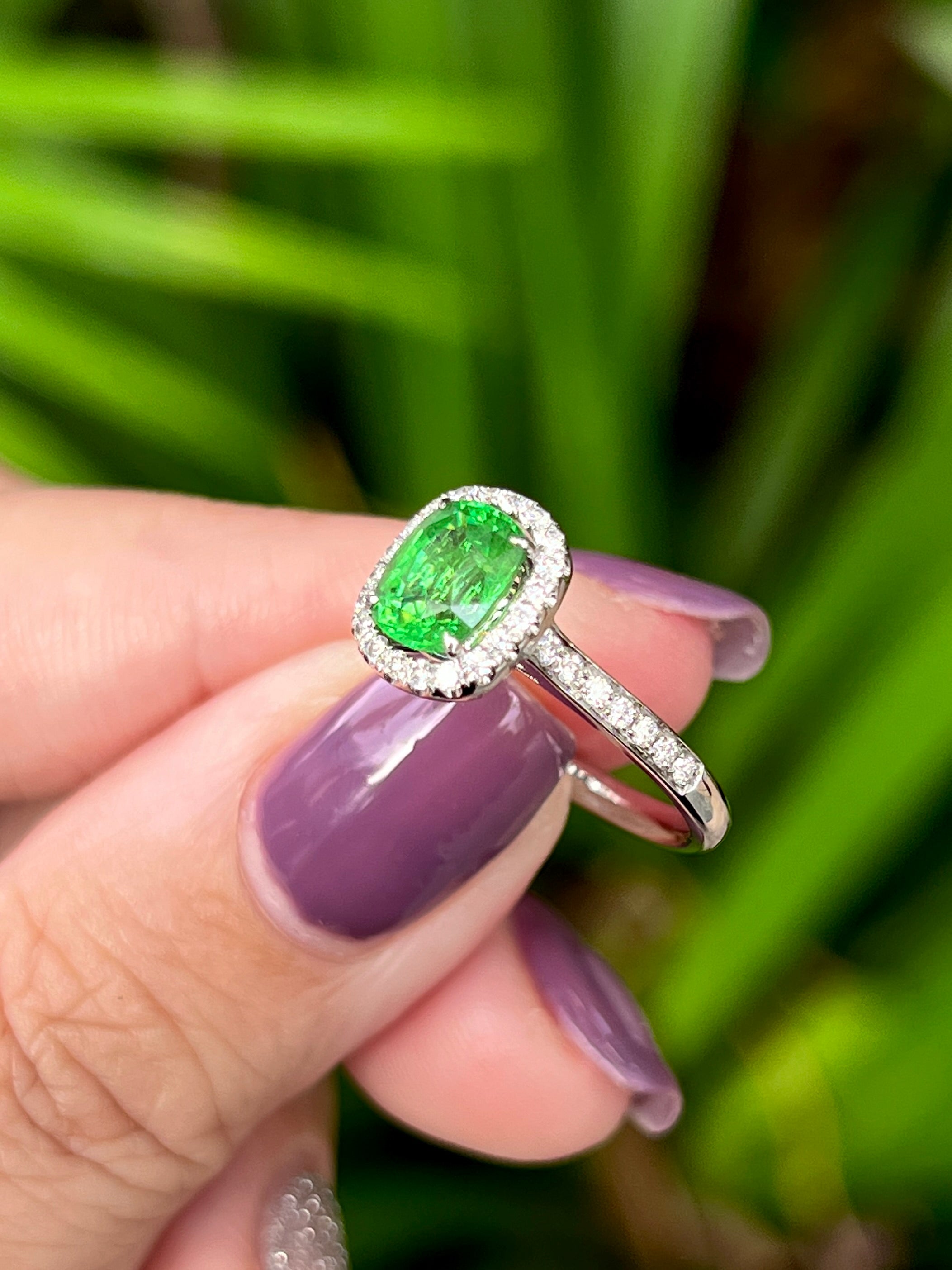 1.41ct Natural Green Garnet Tsavorite Ring - Elegant Jewelry for Women, Perfect for Weddings, Parties & Special Occasions