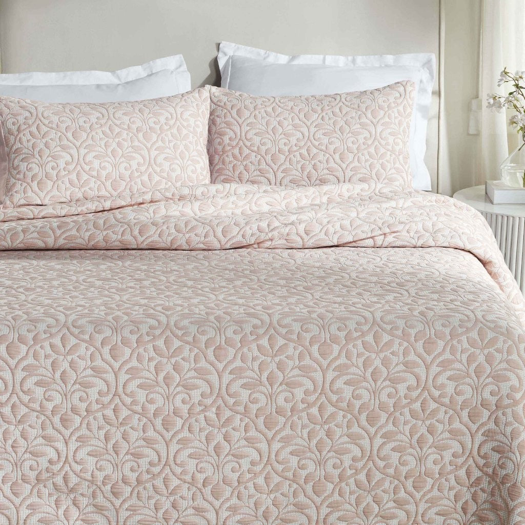 Premium Vineyard Cotton Blend Medium Weight Matelasse Woven Coverlet - Soft Bedspread for All Seasons | Perfect for Guest Rooms, Master Bedrooms & Cozy Home Decor