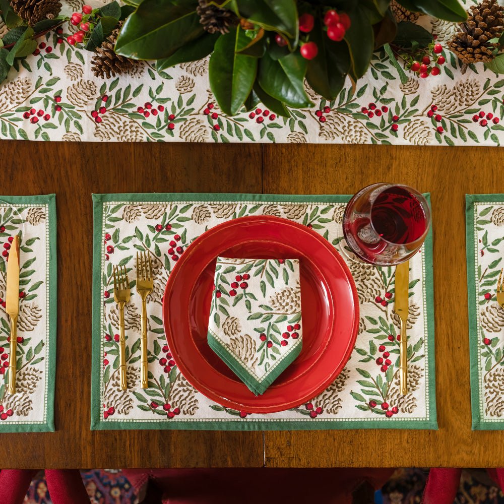 Festive Christmas Garland Placemats Set of 4 - Holiday Dining Decor for Table Settings, Party Centerpieces & Seasonal Home Decorations