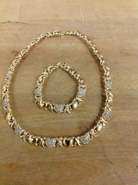 Gold Tone Rhinestone Heart Necklace and Bracelet Set for Women, Elegant Jewelry Gift for Valentine's Day, Anniversary or Party Occasion