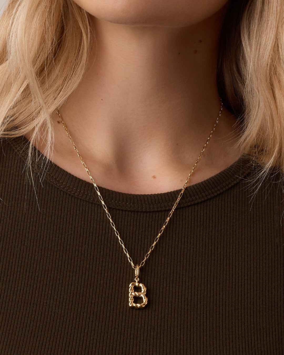 Alphabet Charm Necklace for Women - Personalized Initial Letter Pendant Jewelry for Gifts, Crew Statement Necklace for Everyday Wear & Layering