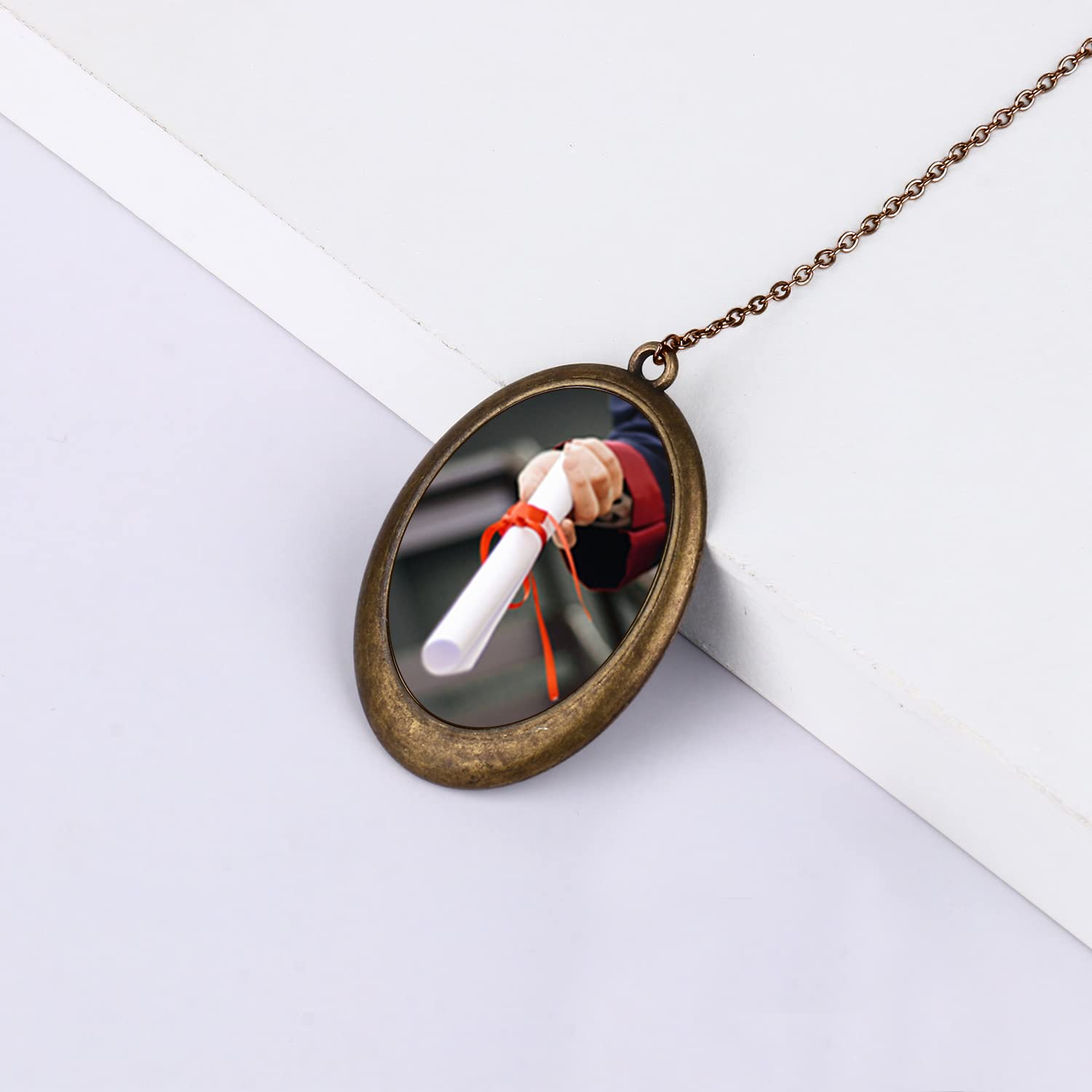 Personalized Graduation Cap Photo Charm - Custom Memorial Decor for College Graduation - Unique Gift for Him & Her - Perfect for Graduation Ceremonies, Parties & Keepsakes (Style 1)