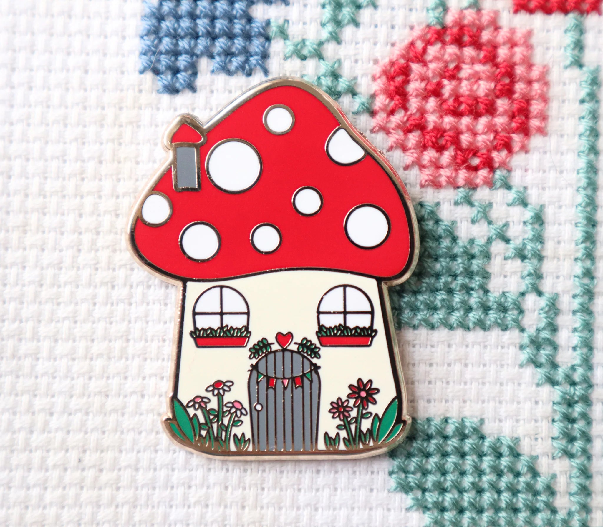 Woodland Mushroom House Needle Minder - Magnetic Pin Cushion for Sewing, Quilting & Embroidery - Perfect for Crafters & DIY Enthusiasts