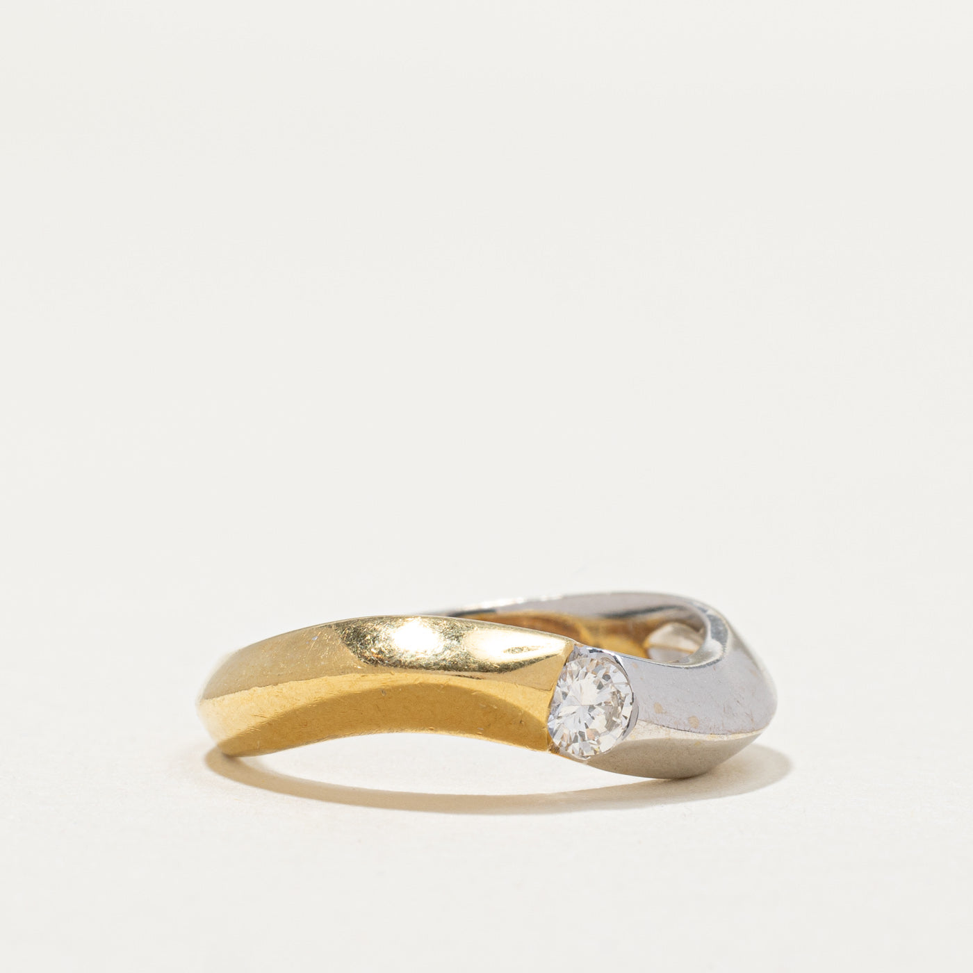 0.17ct Two Tone Solitaire Diamond Wave Knife Edge Ring - Size 6.5 | Elegant Wedding Band & Anniversary Gift for Women | Perfect for Engagement, Proposal & Special Occasions