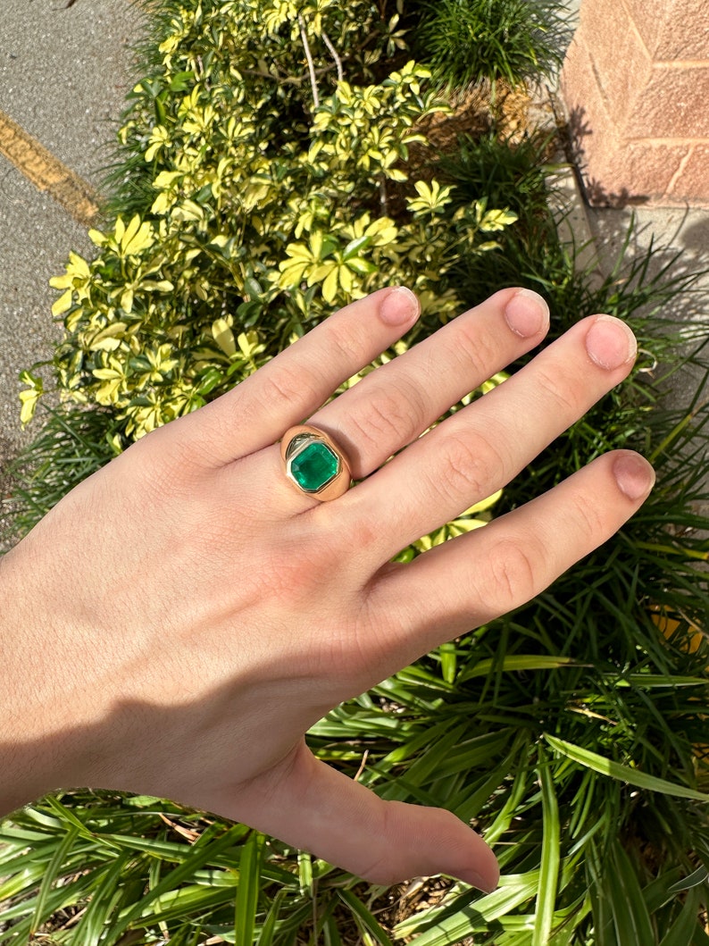 2.90ct 18K Gold Men's Chunky Vivid Dark Green Colombian Emerald Cut Solitaire Ring for Engagement, Wedding & Anniversary Gifts - Unisex Luxury Jewelry