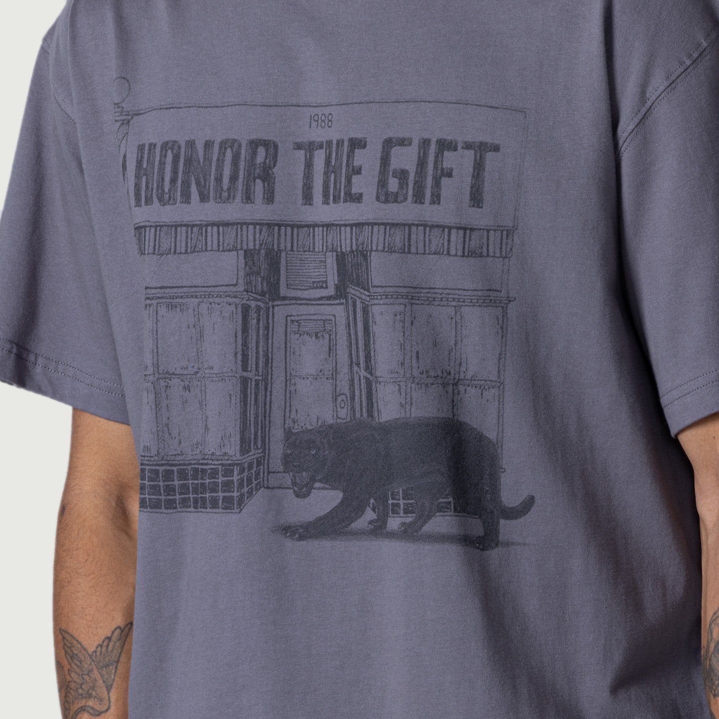 Honor The Gift Barbershop T-Shirt - Grey Cotton Tee for Men - Perfect for Barber Shops, Salons & Casual Wear