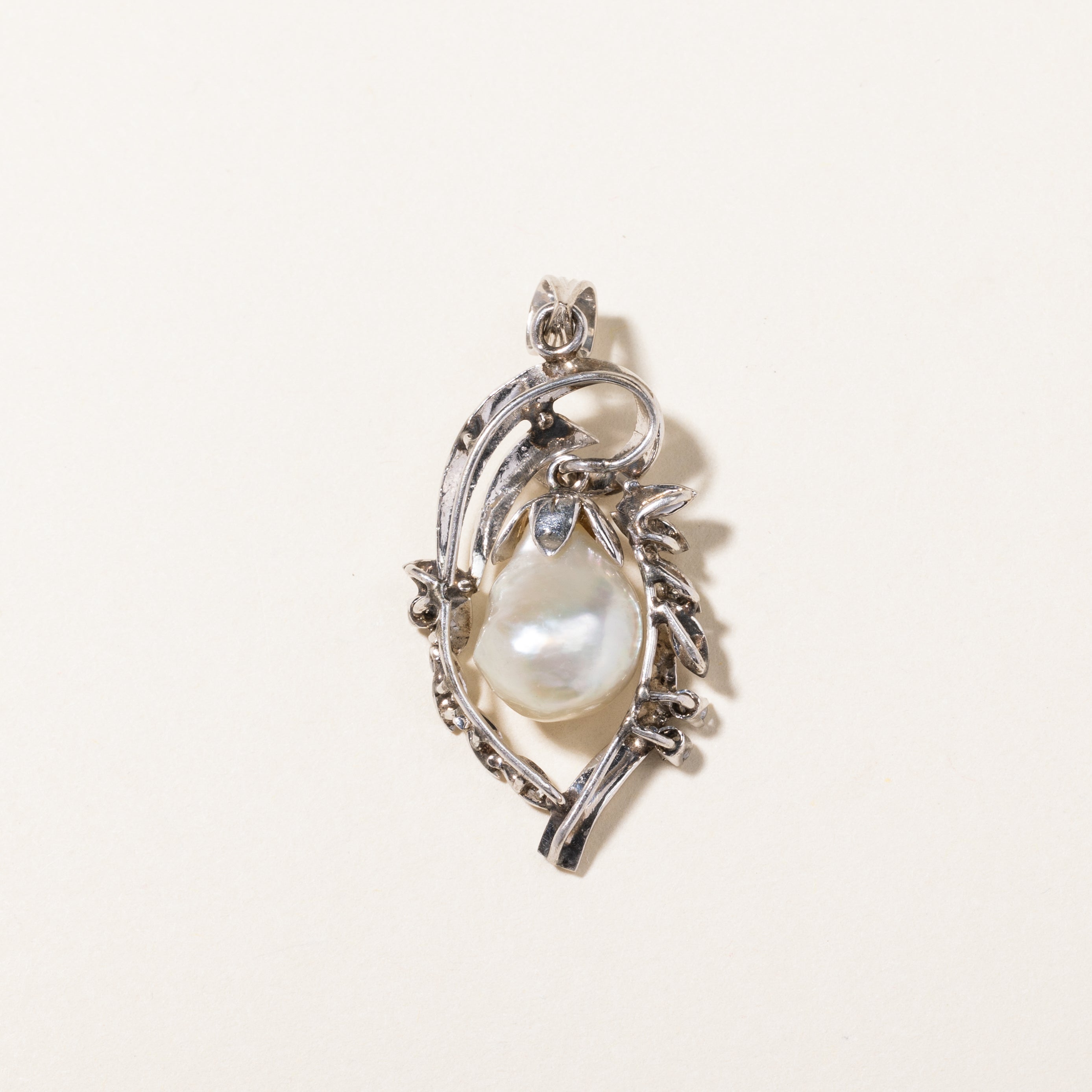 Exquisite White Gold Pearl & Diamond Pendant Necklace - 12.4mm x 9.2mm, 0.05ctw - Elegant Jewelry Gift for Women, Perfect for Weddings, Anniversaries & Special Occasions