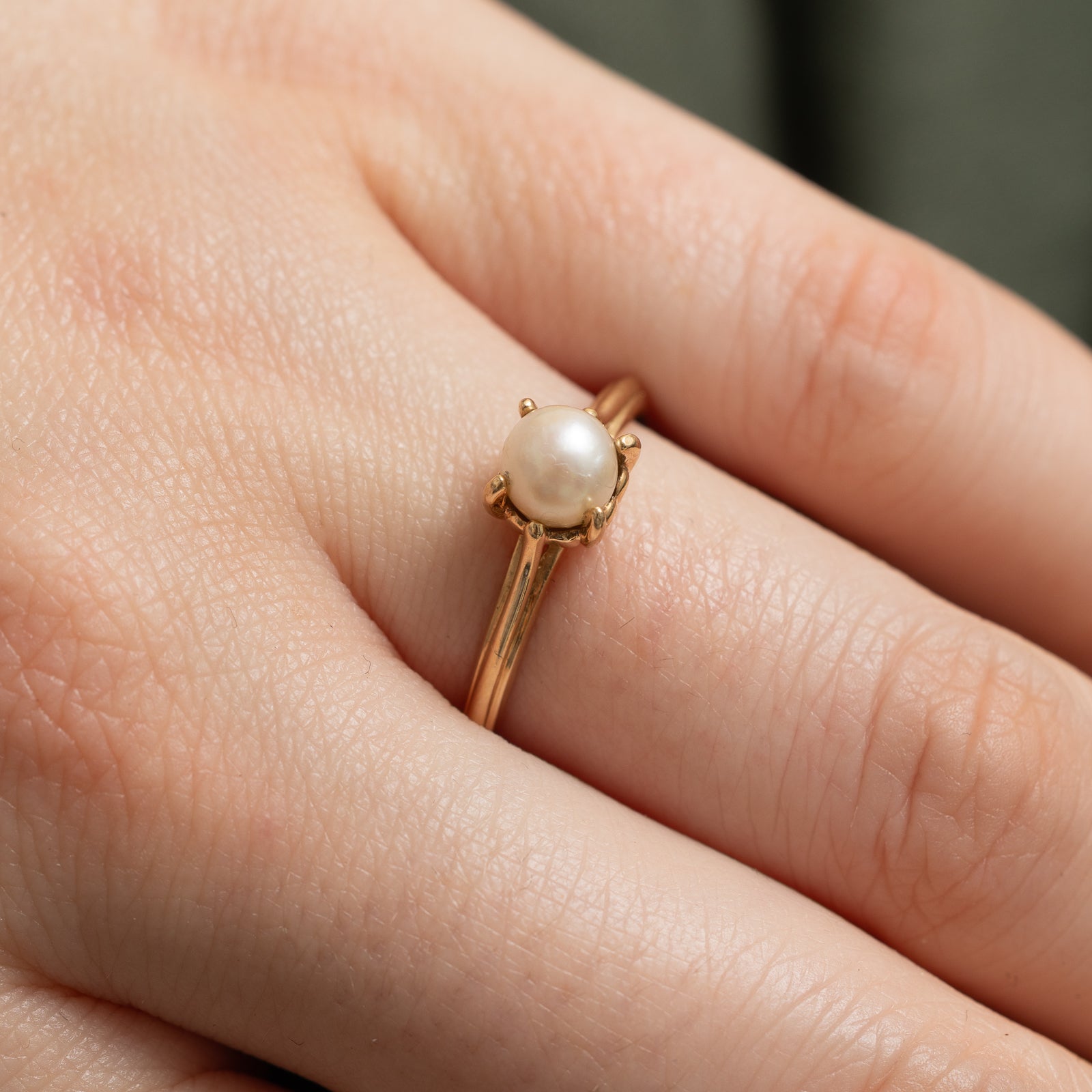Elegant Solitaire Pearl Ring - Size 8 | Perfect for Weddings, Anniversaries & Special Occasions