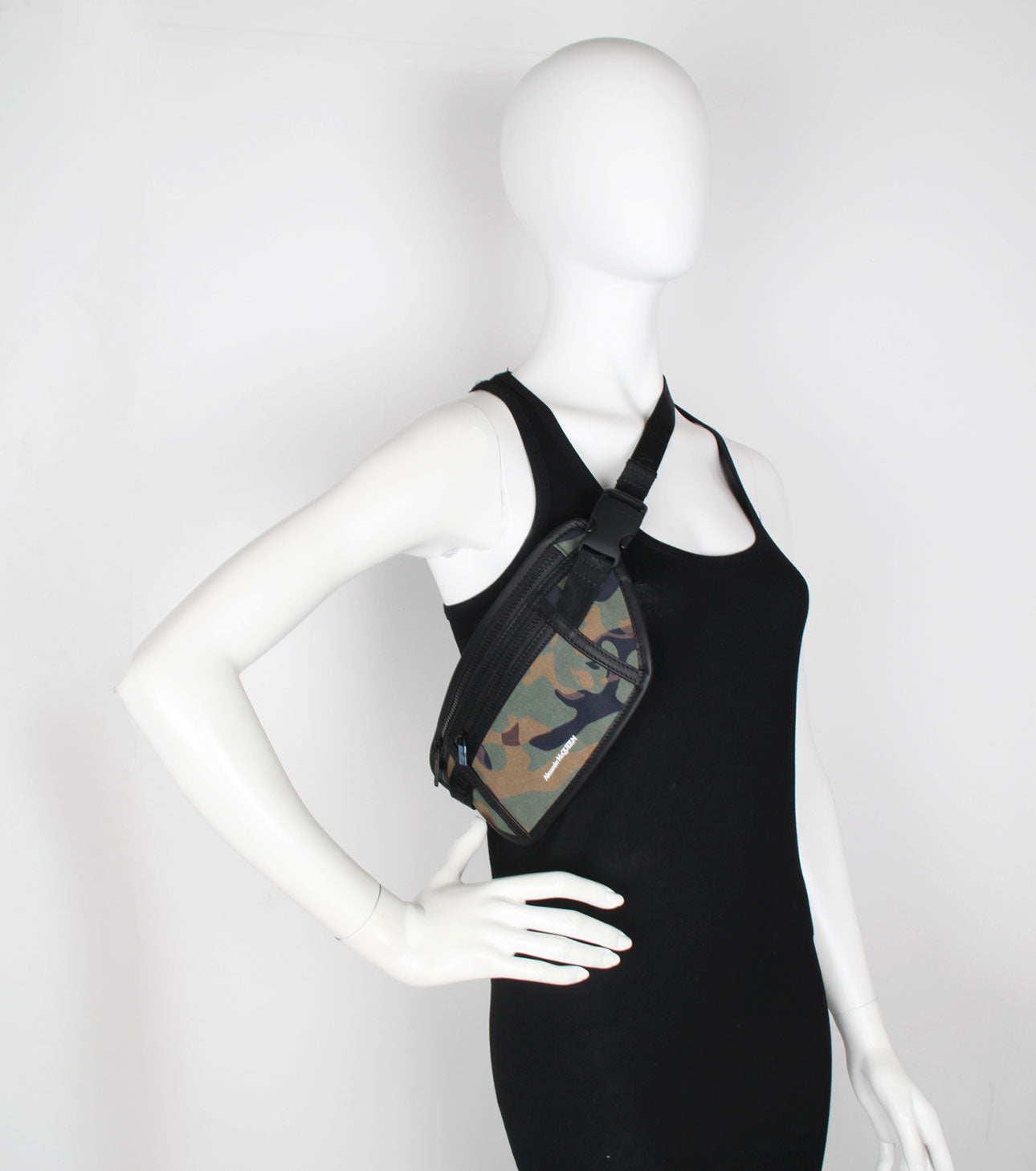 Trendy Camouflage Flat Bum Bag - Stylish Waist Pack for Travel, Hiking & Everyday Use