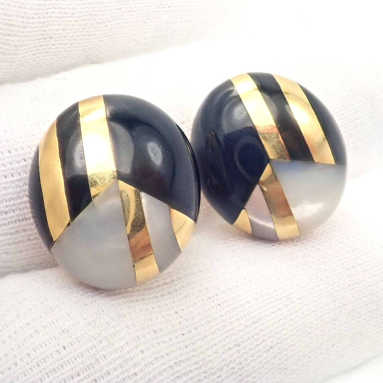 Tiffany & Co Cummings 18k Yellow Gold Mother of Pearl Black Jade Earrings - Luxury Vintage Dangle Earrings for Women - Perfect for Weddings, Parties & Special Occasions