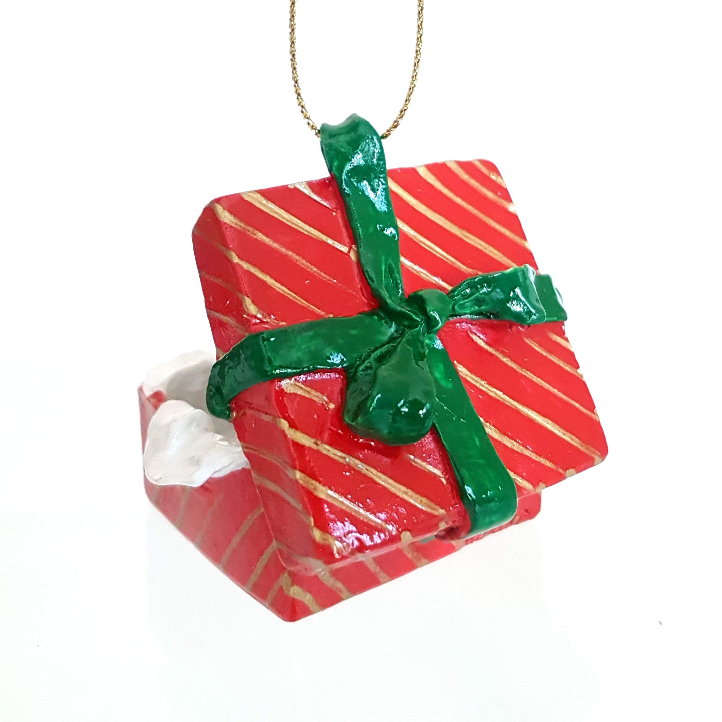Conversation Concepts Turtle Gift Box Red Ornament - Unique Home Decor for Christmas, Birthday & Housewarming Gifts | Perfect for Holiday Decorations, Party Favors & Collectible Display