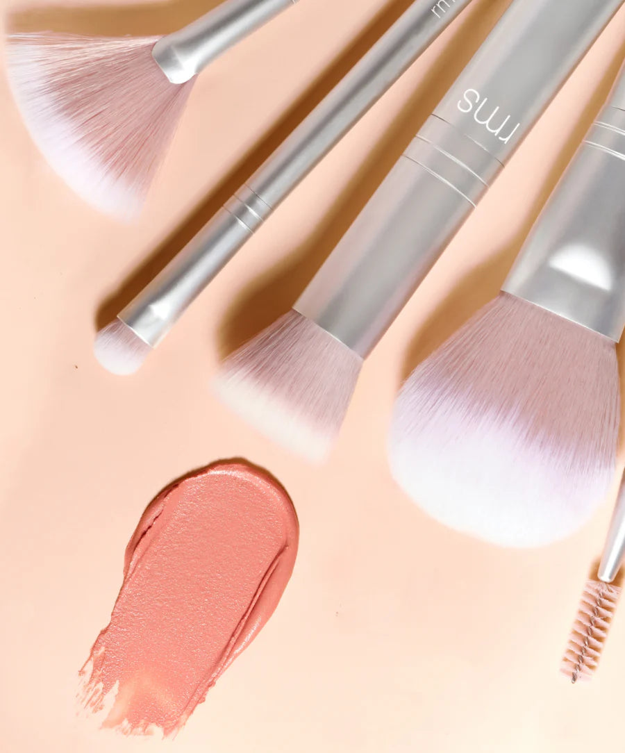 Premium Skin2Skin Blush Brush - Soft Synthetic Bristles for Flawless Blending - Ideal for Professional Makeup & Everyday Beauty Routine