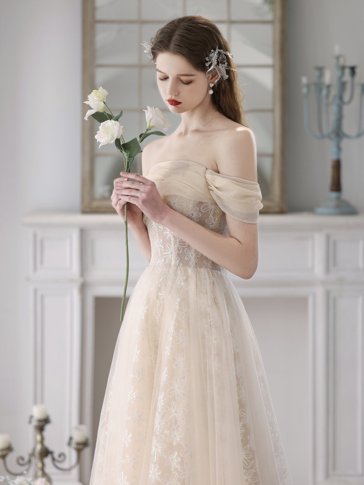 Elegant Champagne A-Line Tulle Lace Long Prom Dress for Women - Formal Evening Gown for Homecoming, Wedding, and Special Occasions