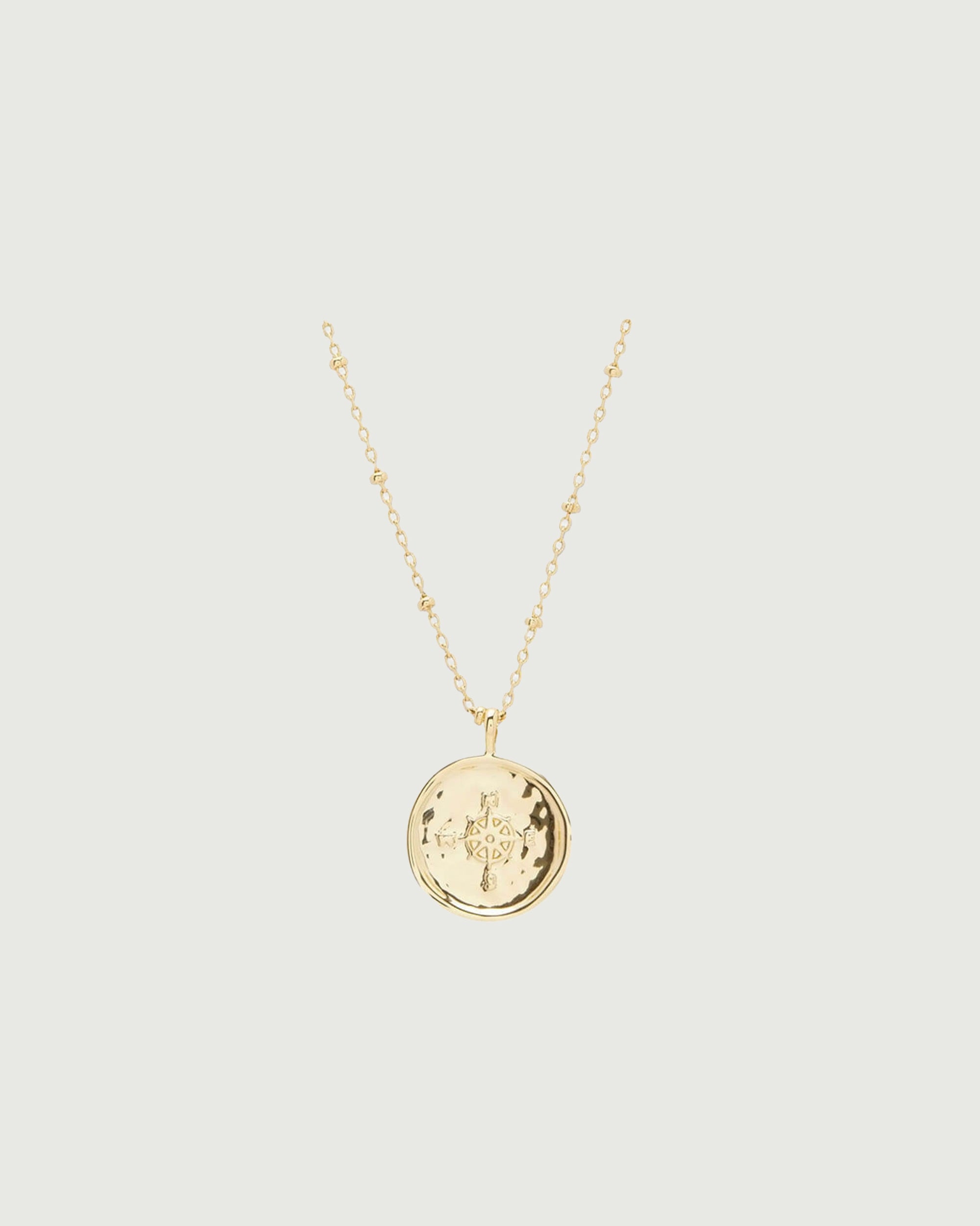 Stylish Gold Compass Necklace for Women - Elegant Jewelry Gift for Travel Lovers & Outdoor Adventures