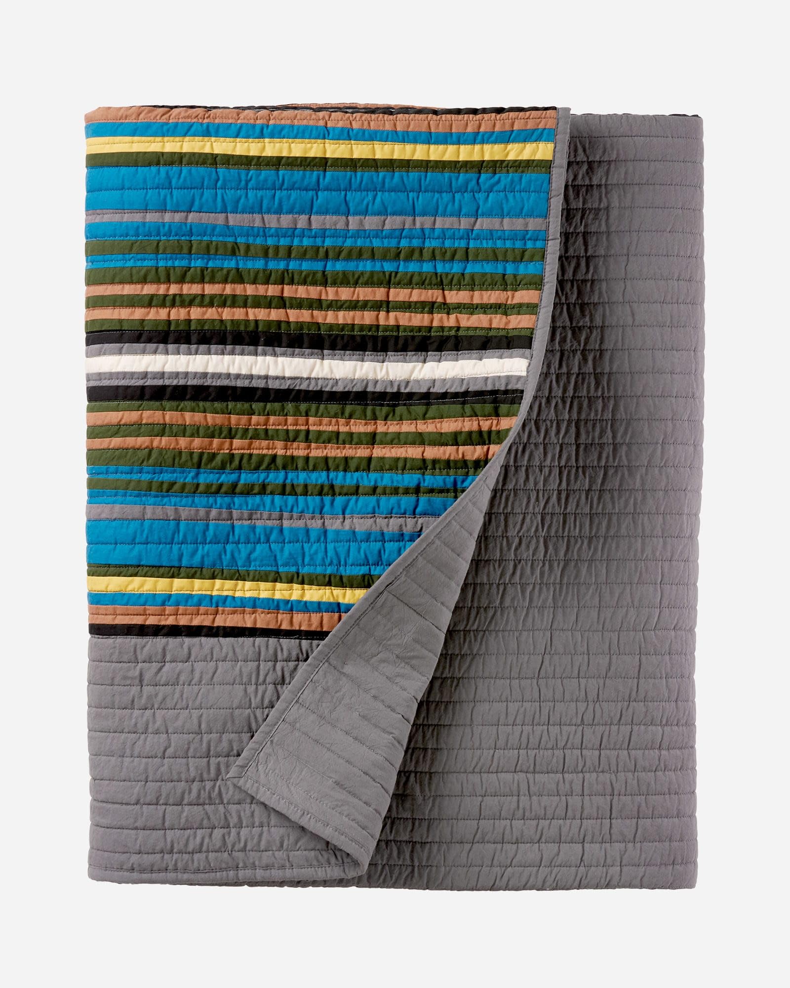Pendleton Olympic Park Reversible Lightweight Cotton Quilt with Shams - Twin, Full/Queen & King Sizes - Machine Washable Grey Bedspread - Perfect for Cozy Bedrooms, Guest Rooms & Cabin Retreats