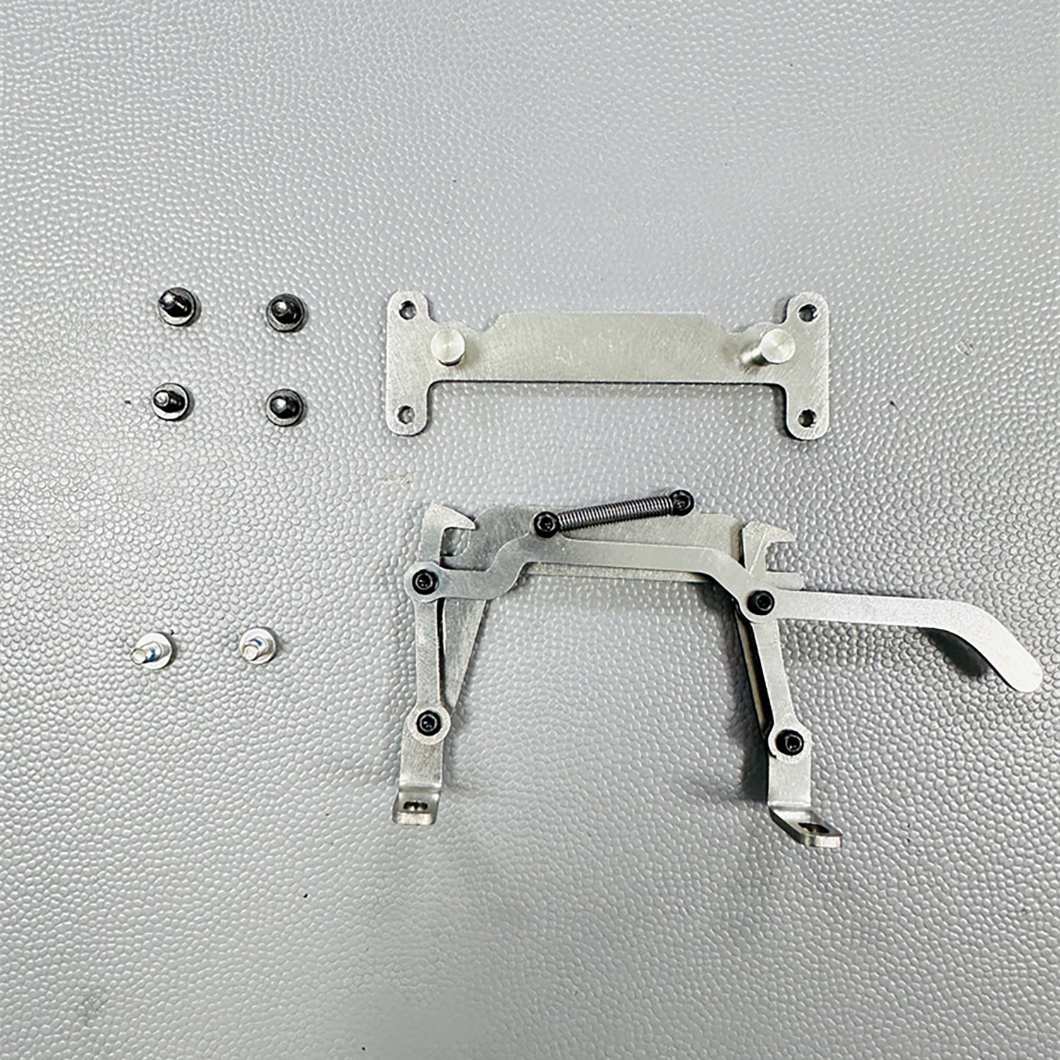 1/14 Scale Metal Cabin Buckle for Tamiya 770S R620 R470 RC Tractor Truck - DIY Replacement Part | Durable Upgrade for RC Model Cars & Trucks | Perfect for Hobbyists and Collectors