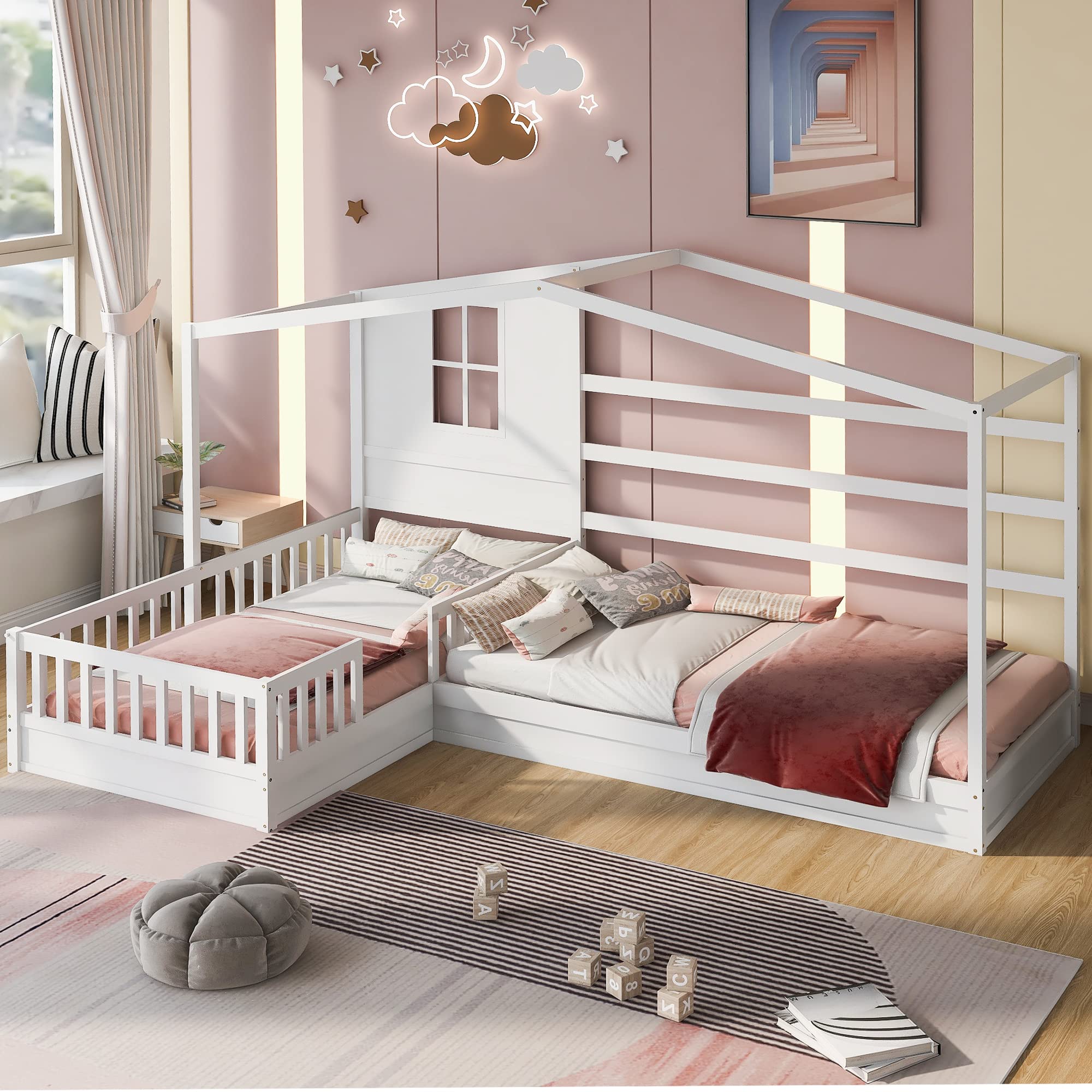 MERITLINE L-Shaped Twin House Bed for 2 Kids - Wooden Double Bunk Beds with Safety Fence & Playhouse Roof - Space-Saving Corner Bedroom Furniture - No Box Spring Needed (White) - Perfect for Kids' Rooms, Shared Bedrooms & Play Areas
