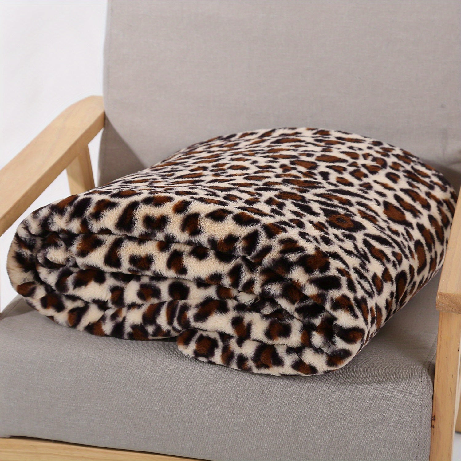 1pc Soft Plush Faux Rabbit Fur Leopard Print Blanket - Double Layer Reversible Throw for Sofa, Bed, Office & Travel - Cozy Home Decor Gift for Women & Men - Machine Washable & Hypoallergenic (Perfect for Winter Nights, Movie Time & Relaxation)