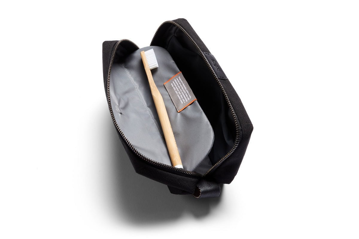 Bellroy Premium Travel Toiletry Bag - Water-Resistant & Compact Organizer for Men & Women | Perfect for Air Travel, Gym, Camping & Weekend Getaways