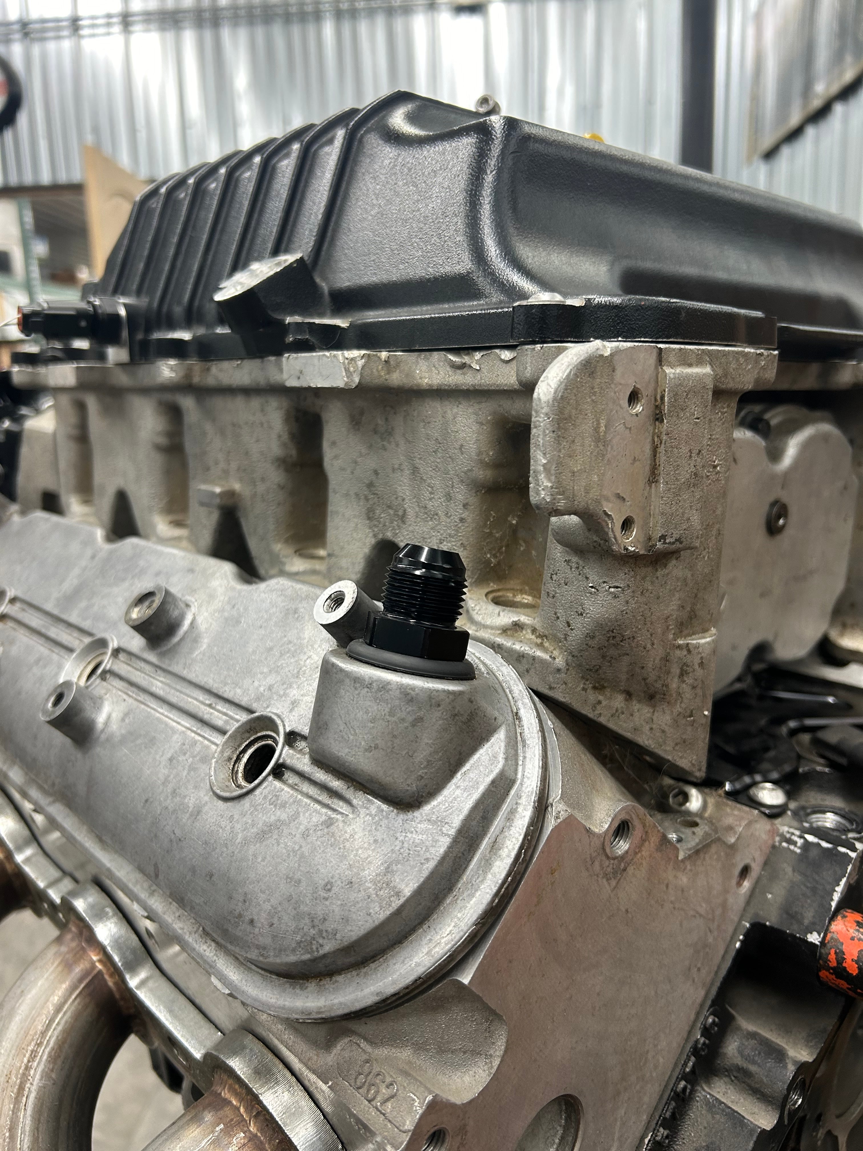 10AN Push-In Fitting for GM LS Valve Cover Grommet - High-Performance Fuel & Oil Line Connector for LS Engines, Racing & Custom Car Builds