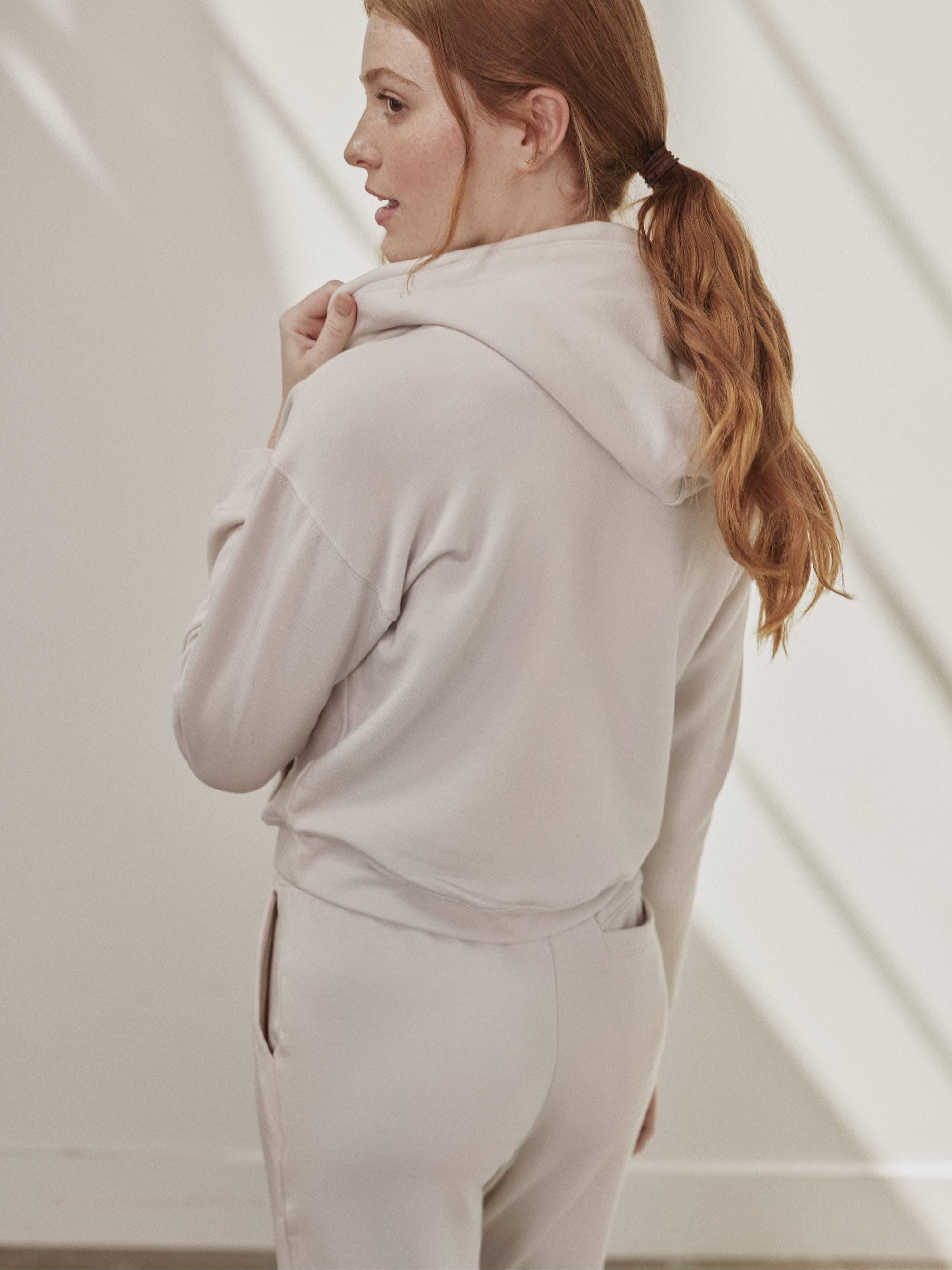 Cozy Fleece Sweatpants for Women & Men - Soft Winter Lounge Pants with Elastic Waistband - Perfect for Home, Yoga, and Casual Wear