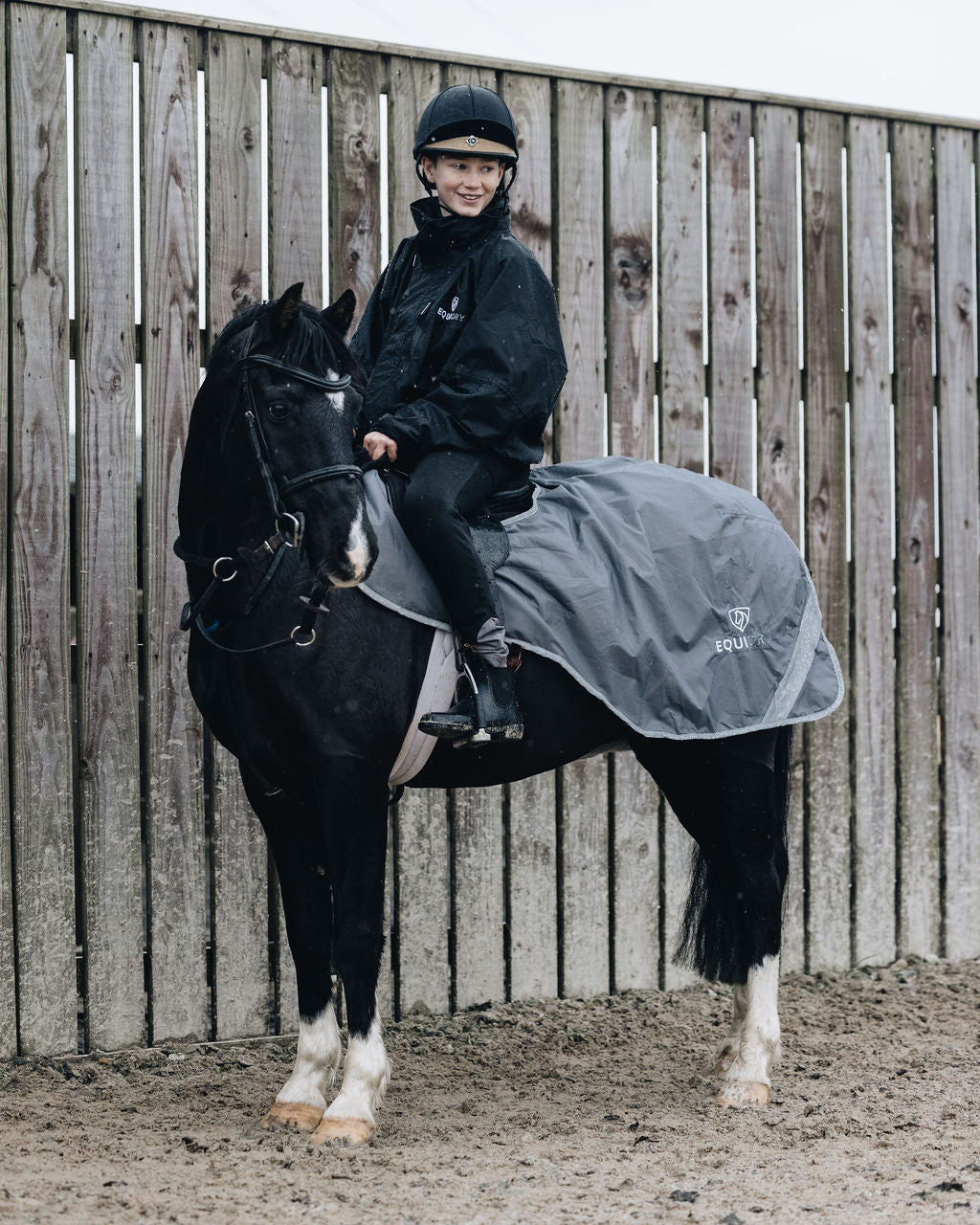 Women's Lightweight Fleece-Lined Jacket with Stowable Hood - Perfect for Hiking, Travel & Outdoor Adventures