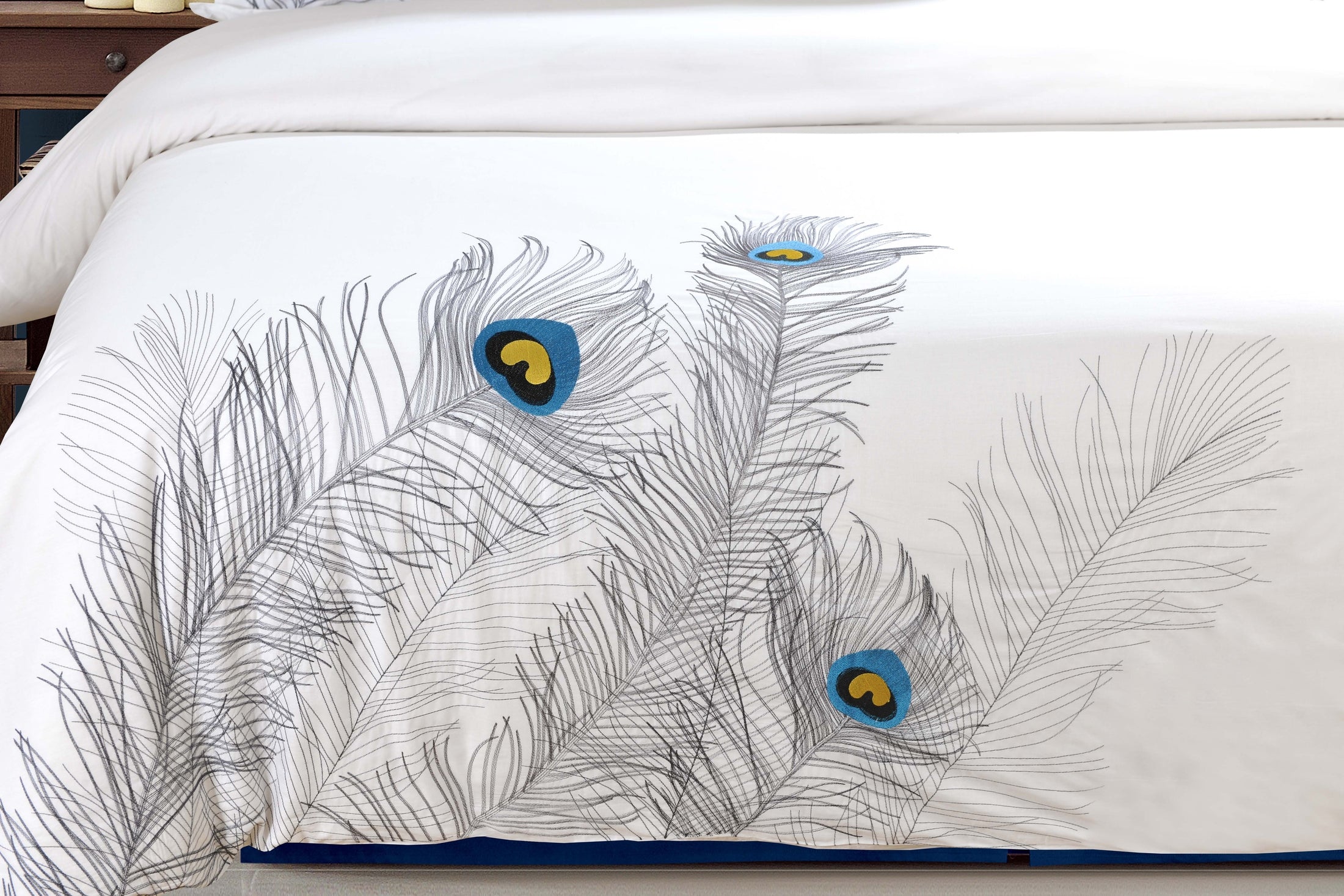 Peacock Cotton Embroidered Duvet Cover Set - King Size Luxury Bedding with Pillowcases - Elegant Bohemian Style for Master Bedroom Decor