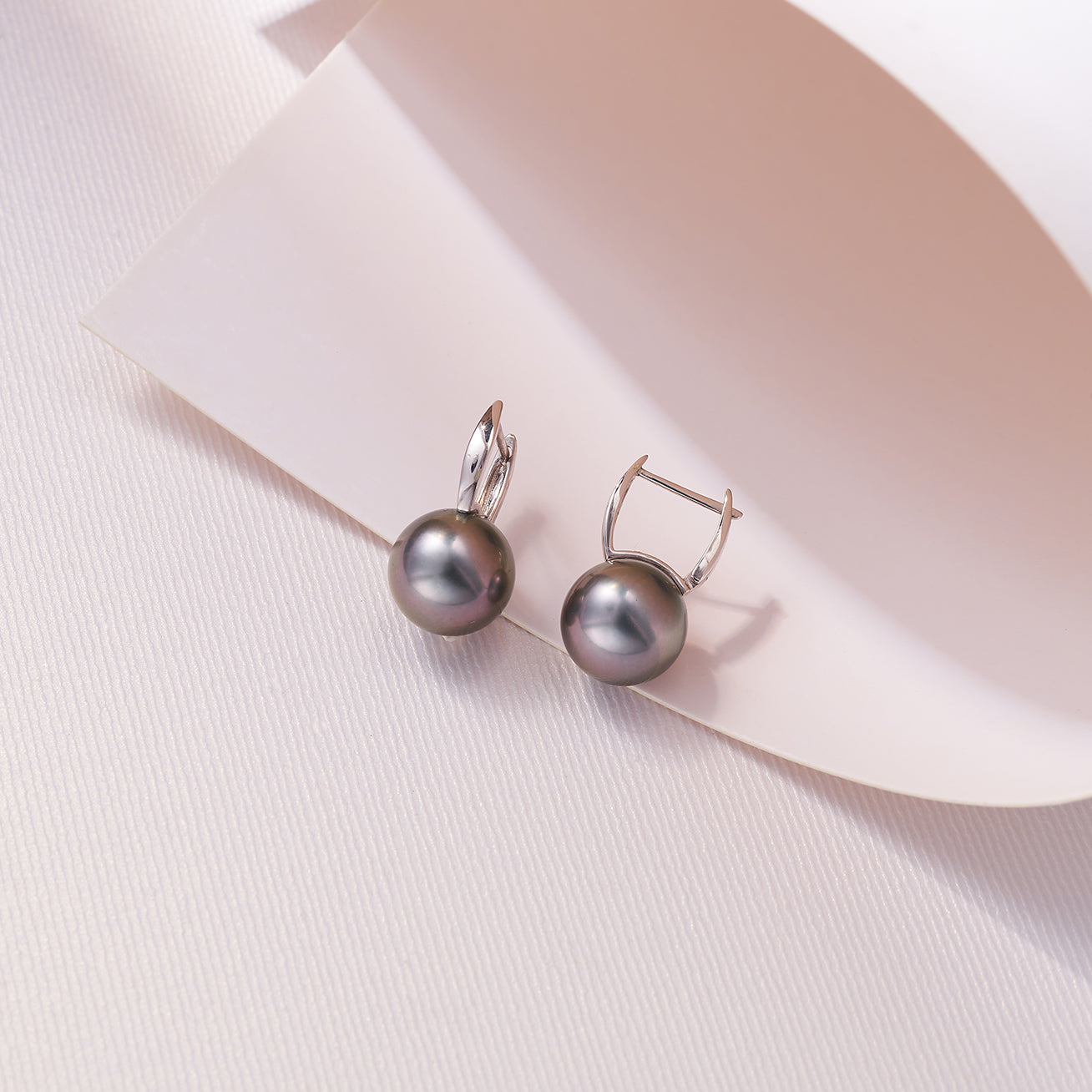 18K Gold Top Grade Tahitian Pearl Earrings for Women - Luxury Pearl Stud Earrings for Wedding, Anniversary & Special Occasions - KE00189