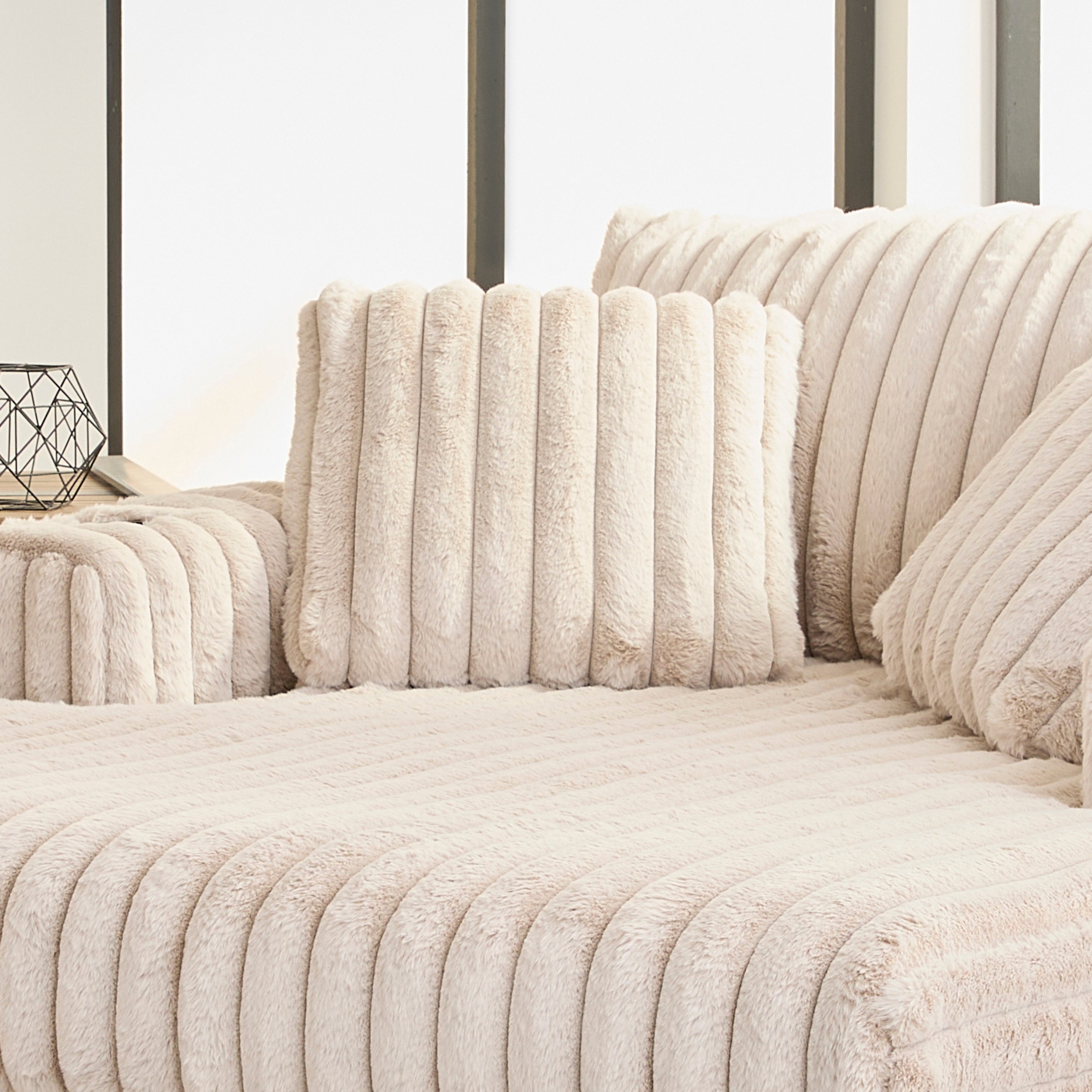 Roundhill Furniture Belvoir Oversized Cuddle Chaise with Cup Holders - Plush Comfort for Living Rooms, Bedrooms & Home Theaters - Perfect for Lounging, Relaxing and Movie Nights