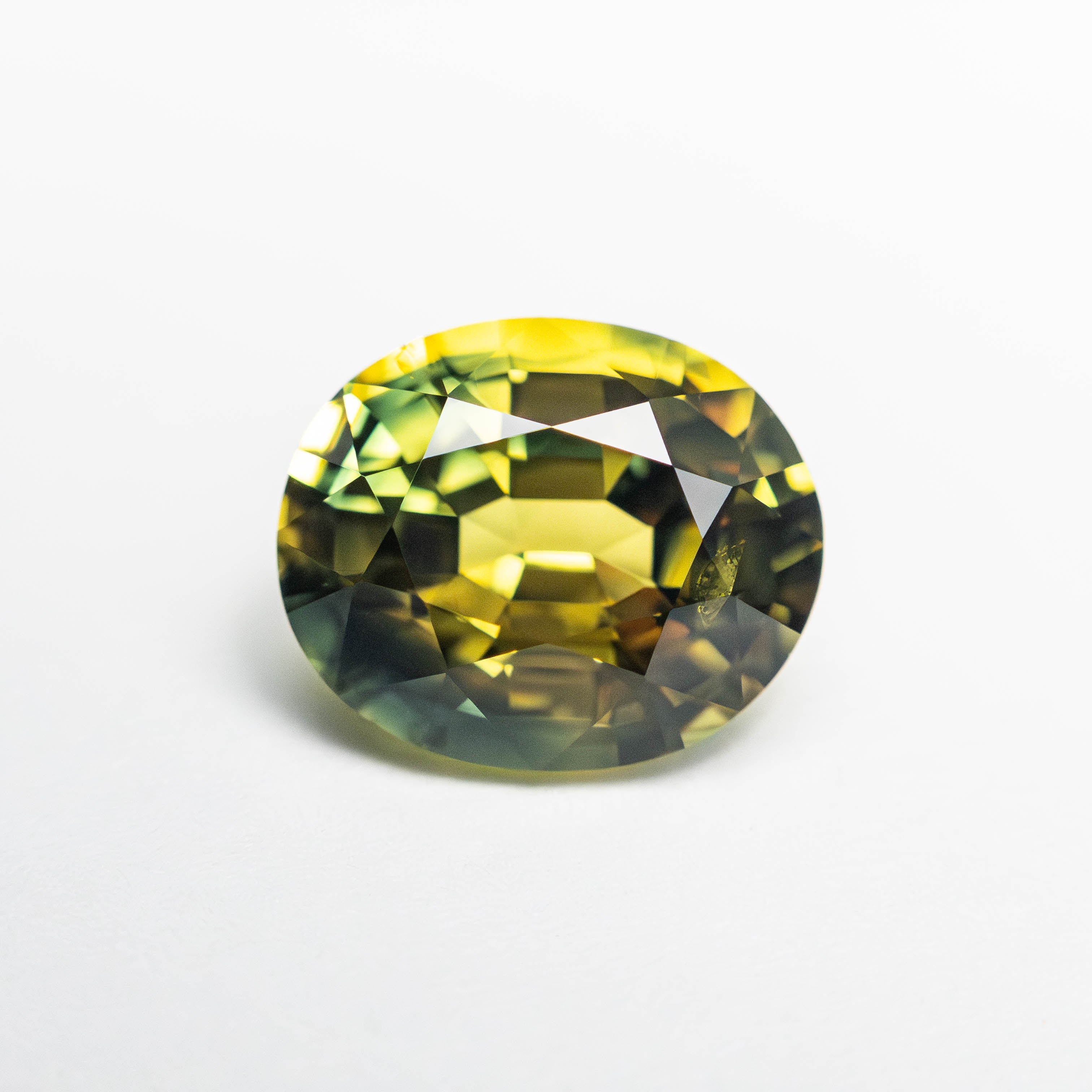 2.29ct Oval Brilliant Blue Sapphire Gemstone - 8.52x7.06x4.78mm Natural Loose Stone for Jewelry Making, Engagement Rings & Fine Jewelry Designs