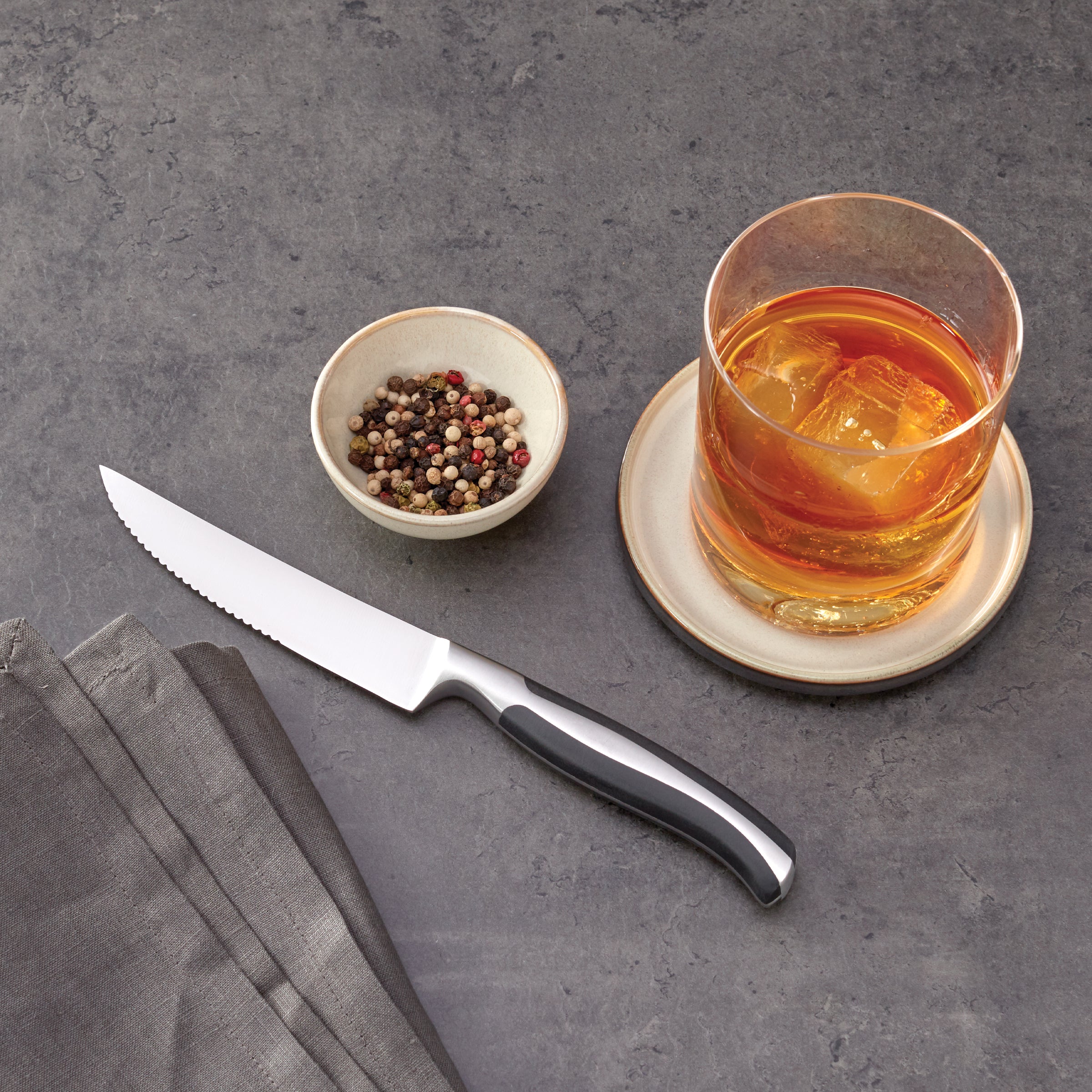Premium Contour Steak Knives Set of 4 - Ergonomic Design for Perfect Slicing - Ideal for Steak Dinners, BBQ Parties & Fine Dining Experience