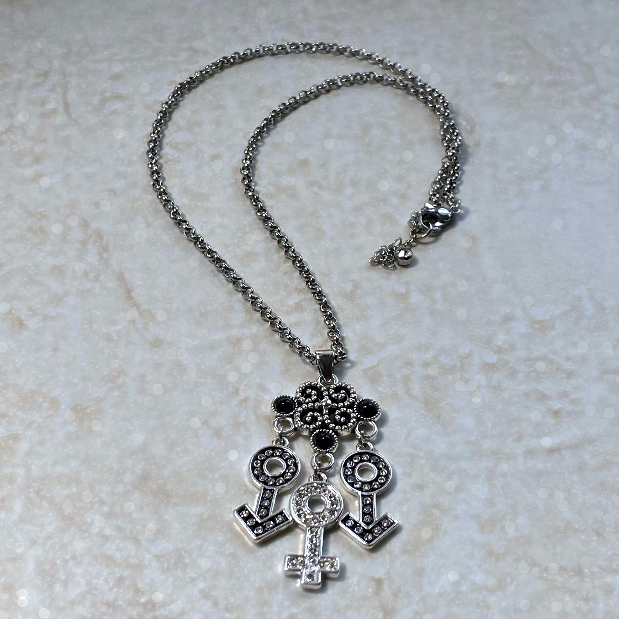 Hotwife MFM Symbol Jewelry Set - Queen, Hot Wife, Vixen Necklace, Anklet & Bracelet for Couples | Queen of Spades, BBC, QOS, Swinger & Threesome Accessories | Perfect for Lifestyle Events, Parties & Intimate Occasions