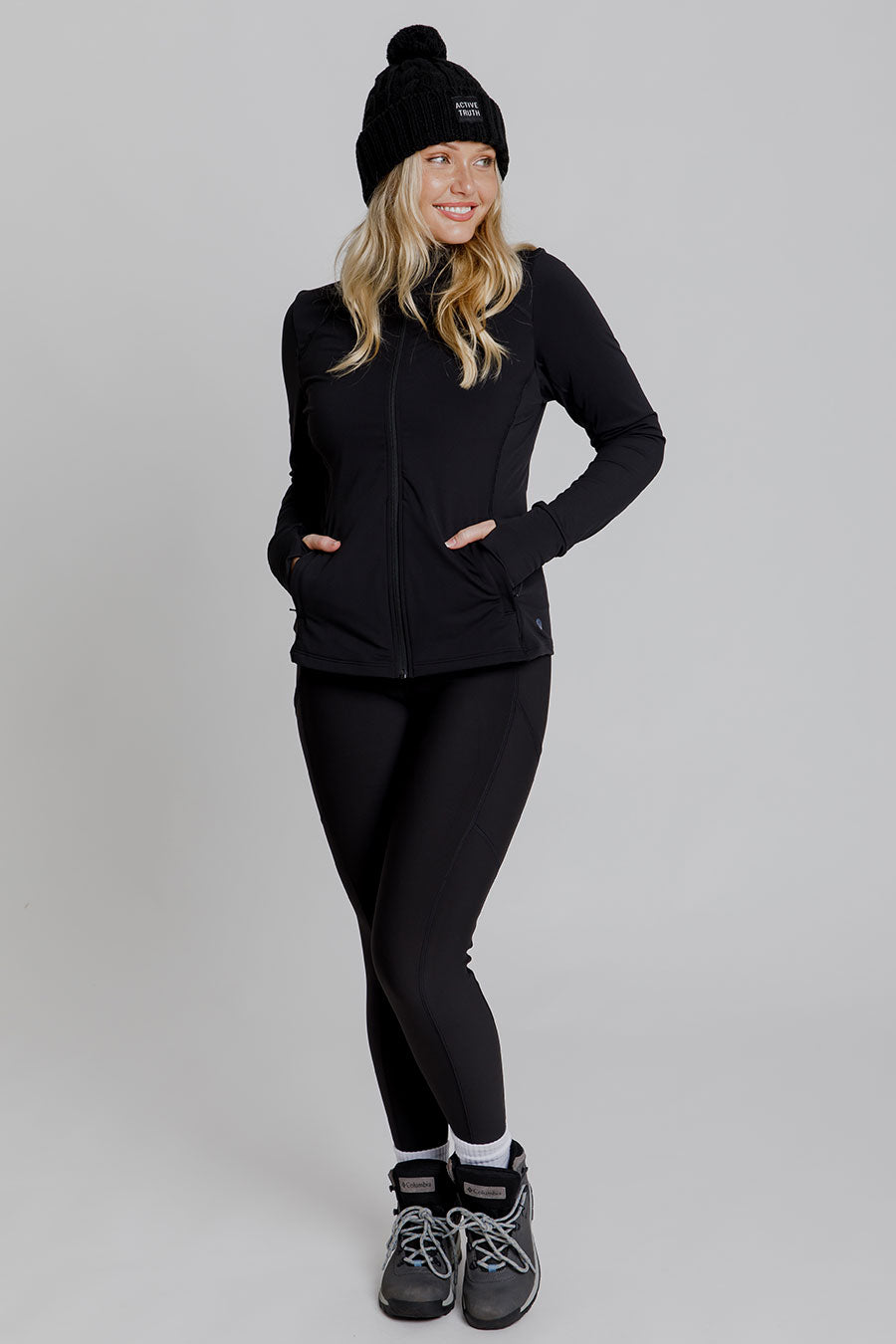 Thermal Sports Long Sleeve Zip Up Jacket for Men & Women - Breathable Winter Running Top for Cold Weather - Black - Perfect for Hiking, Jogging & Outdoor Activities