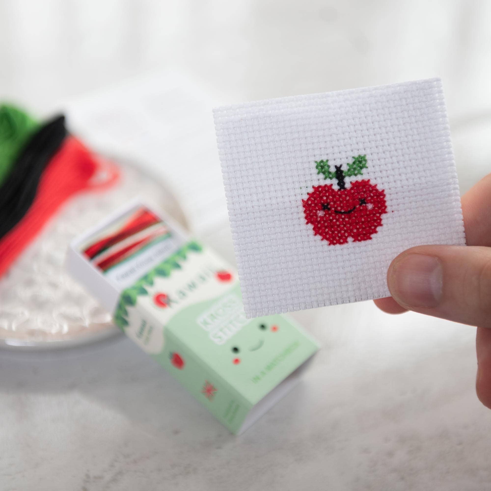 Kawaii Apple Mini Cross Stitch Kit in Matchbox - DIY Embroidery Craft for Beginners, Perfect for Home Decor, Gifts & Relaxation