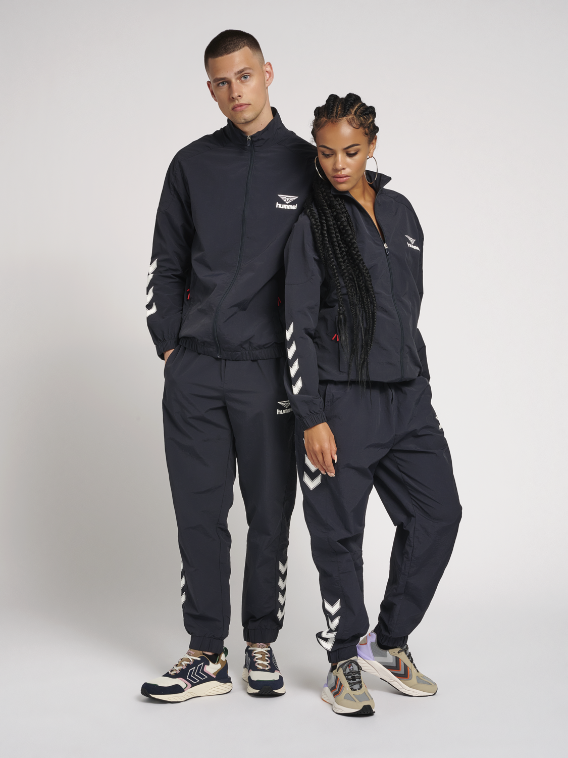 Hummel HMLNIKKI Women's Zip Jacket - Dark Navy | Stylish & Comfortable Outerwear for Casual Wear, Work & Outdoor Activities