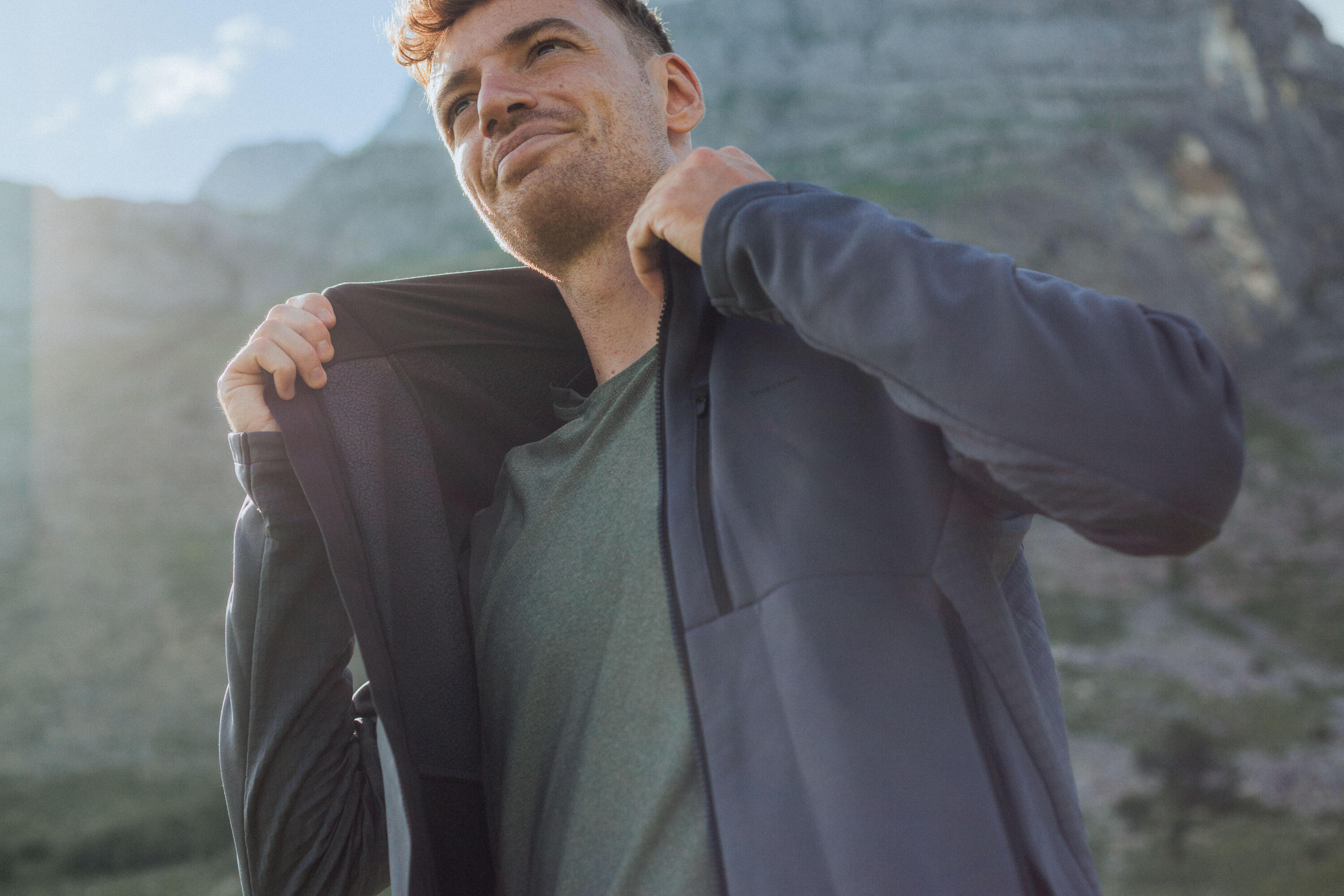 Quechua Men's MH520 Hooded Fleece Jacket for Hiking & Outdoor Adventures - Warm & Comfortable for Camping, Trekking & Winter Sports