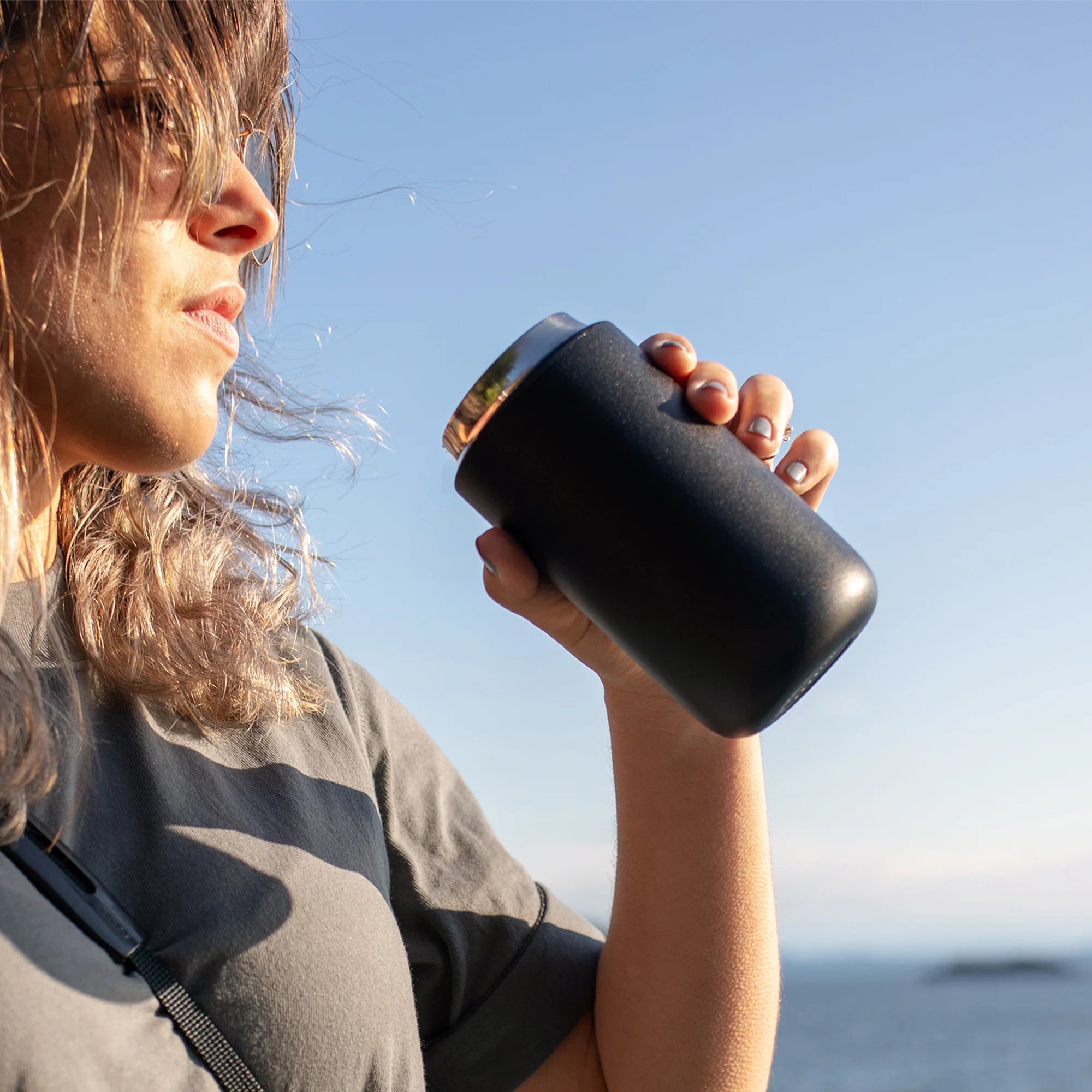 FELLOW Carter Move Mug 16oz (473ml) - Insulated Travel Coffee Mug with Leak-Proof Lid, Matte Black - Perfect for Commuting, Hiking & Office Use