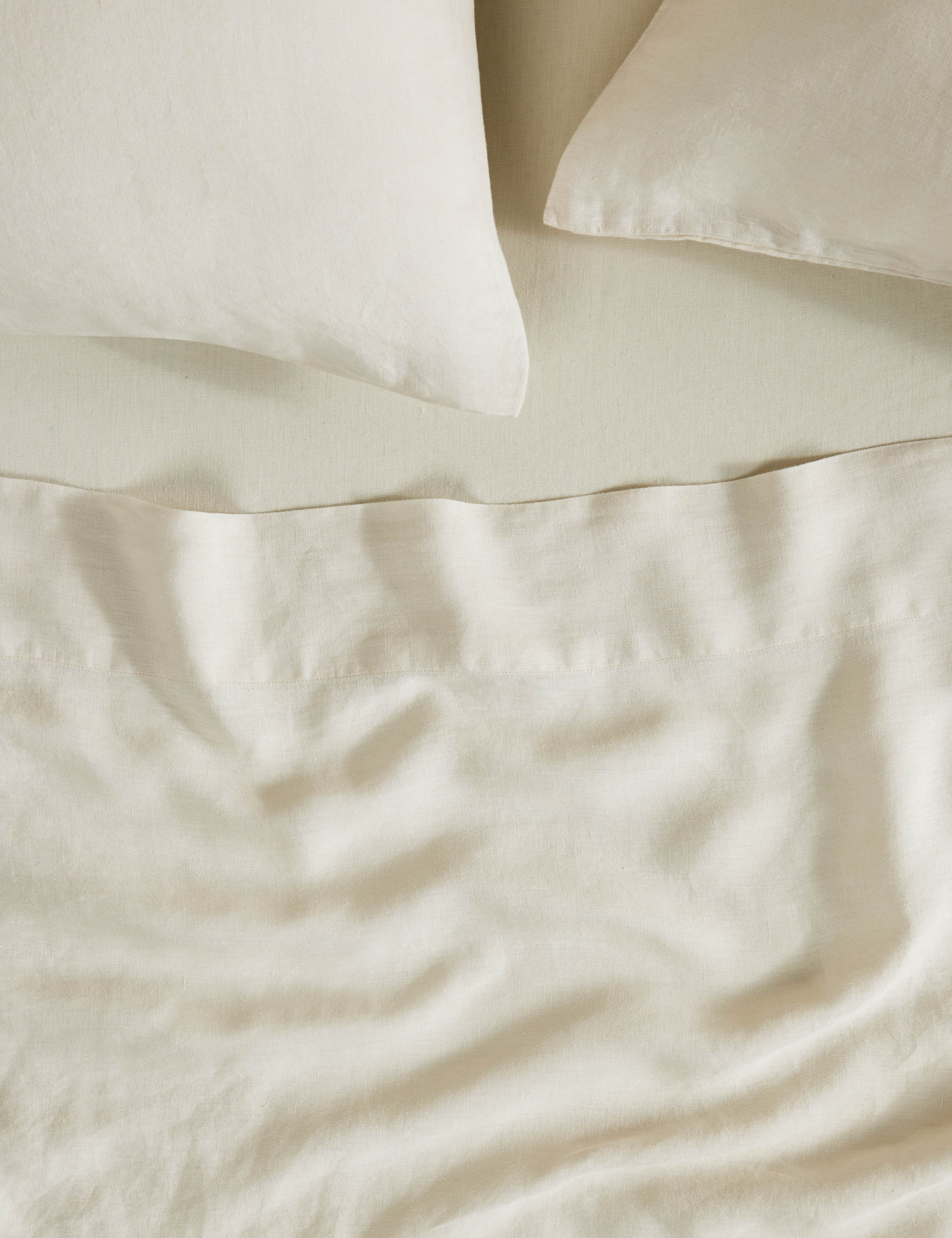 Essie Hemp Sheet Set by Sarah Sherman Samuel | Organic Hemp Bed Sheets | Queen/King Size | Soft & Breathable Bedding | Perfect for Eco-Friendly Home & Luxury Hotel Style Bedrooms