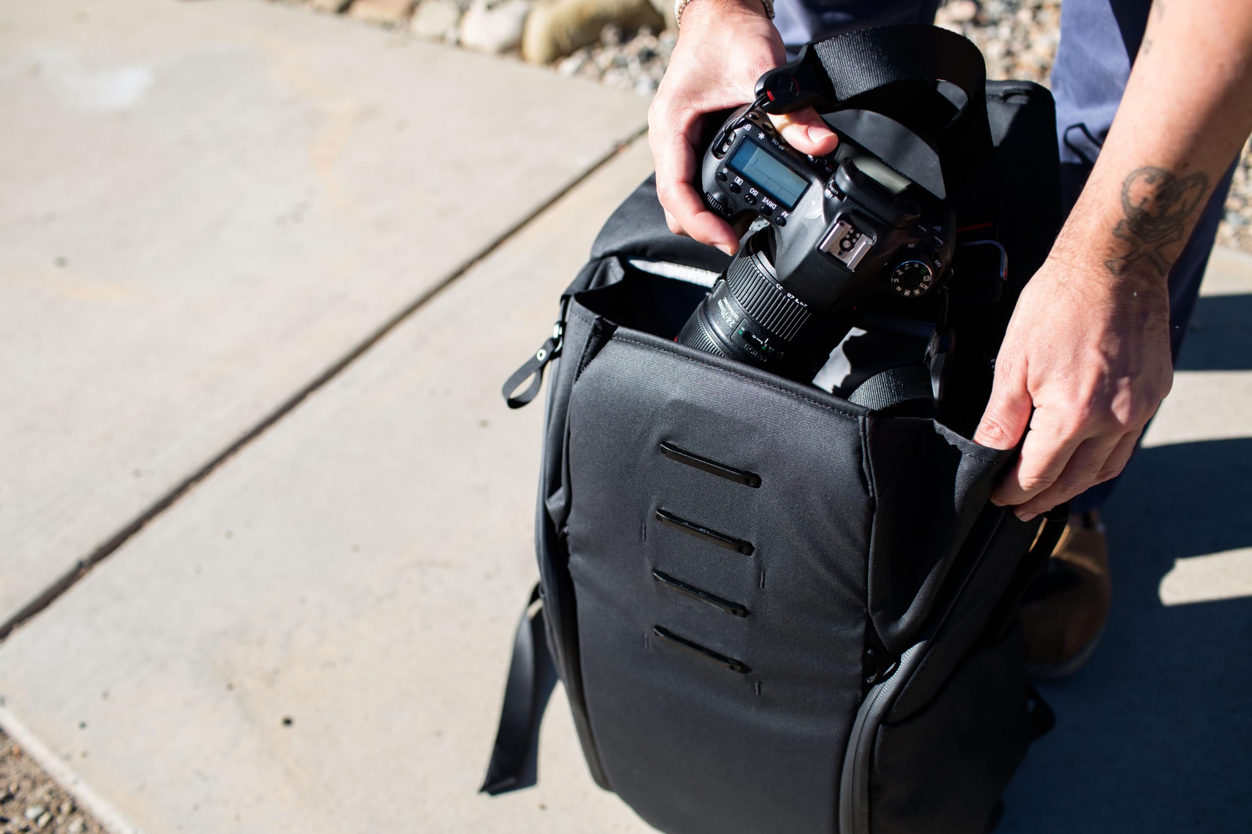 Peak Design Everyday Backpack V3 30L - Waterproof Camera Bag & Laptop Backpack with Tablet Sleeve - Perfect for Travel, Photography & Commuting - BEDB-30-BK-3 (Black)