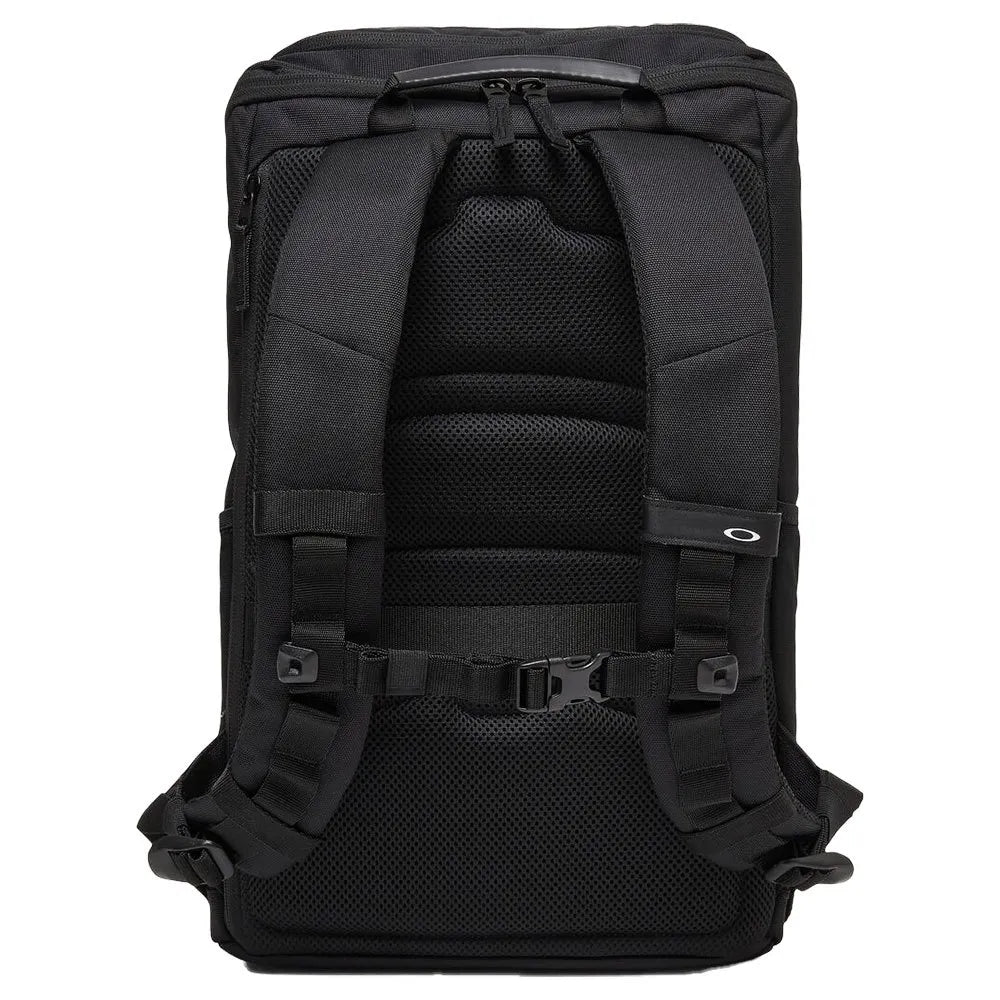 Oakley Urban Path RC Backpack 20L - Lightweight Durable Hiking Backpack for Men & Women - Water-Resistant Travel Daypack for Commuting, Work, Gym & Outdoor Adventures (Blackout)