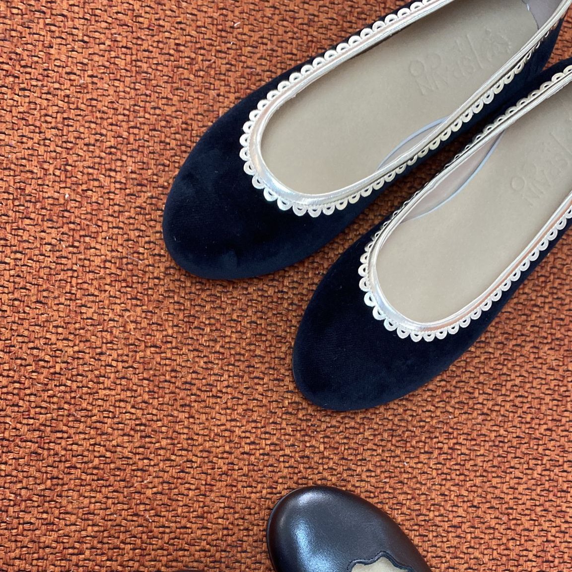 Spain+Co Black Velvet and Gold Scalloped Flat Shoes - Elegant Women's Ballet Flats for Casual Wear, Office & Special Occasions
