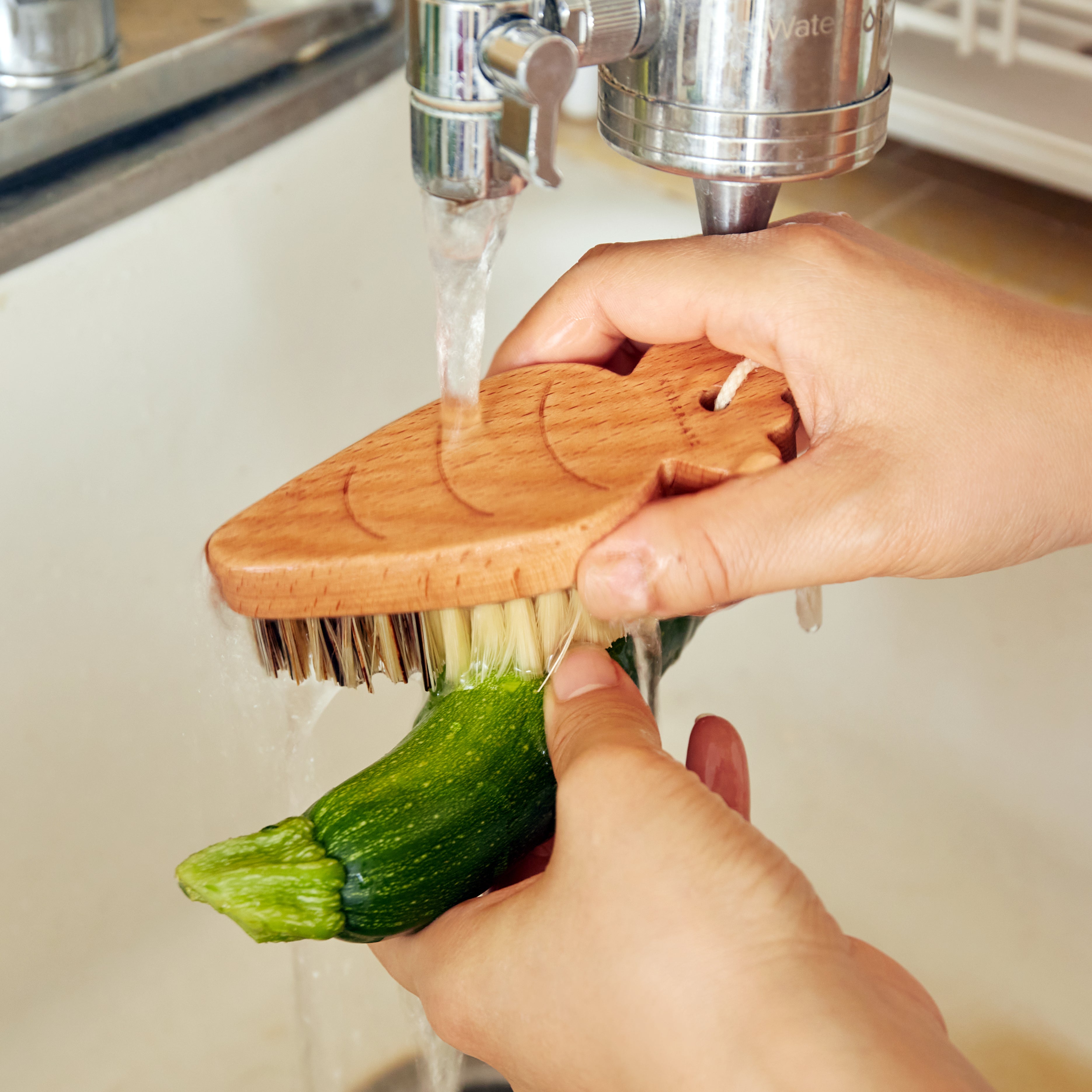 Organic Vegetable Scrubber Brush - Natural Bristle Cleaning Brush for Potatoes, Carrots & Fruits - Eco-Friendly Kitchen Tool for Washing Vegetables & Removing Dirt (Perfect for Farm Fresh Produce & Meal Prep)