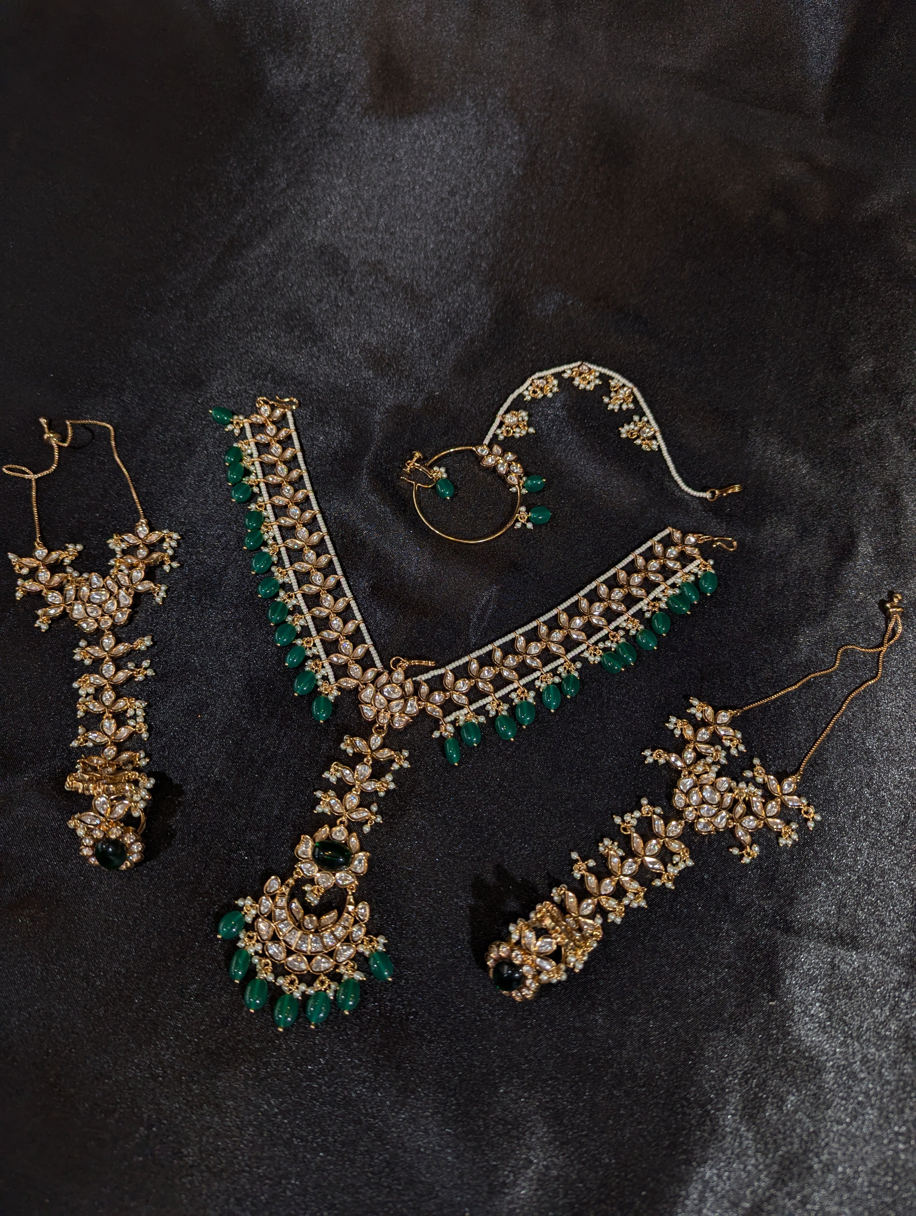 Exquisite Ayesha Kundan Bridal Jewelry Set - Traditional Indian Wedding Necklace, Earrings & Maang Tikka - Perfect for Bridal Dressing, Mehendi & Wedding Ceremonies