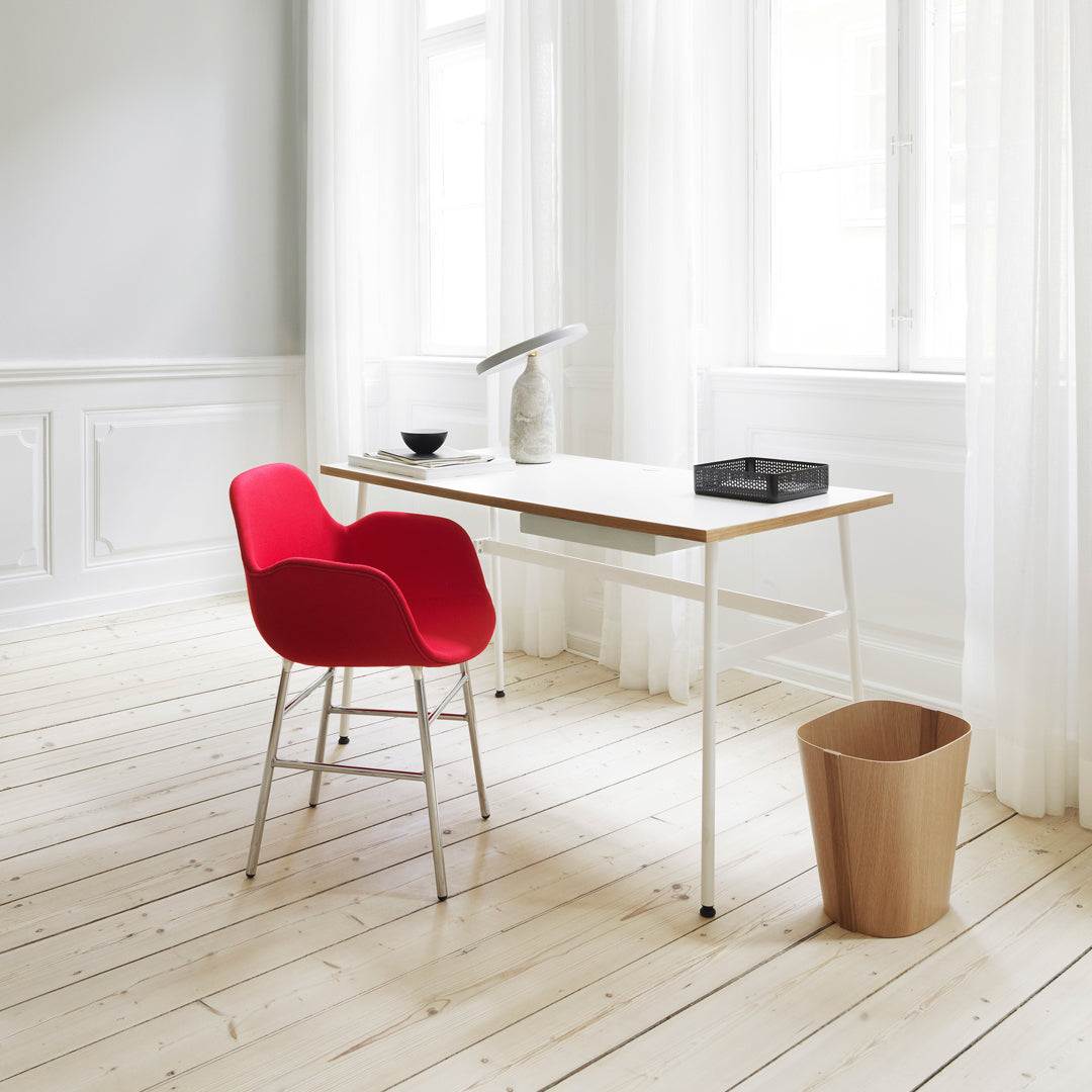 Modern Form Armchair with Sturdy Metal Legs & Premium Upholstery - Perfect for Living Room, Office or Reading Nook